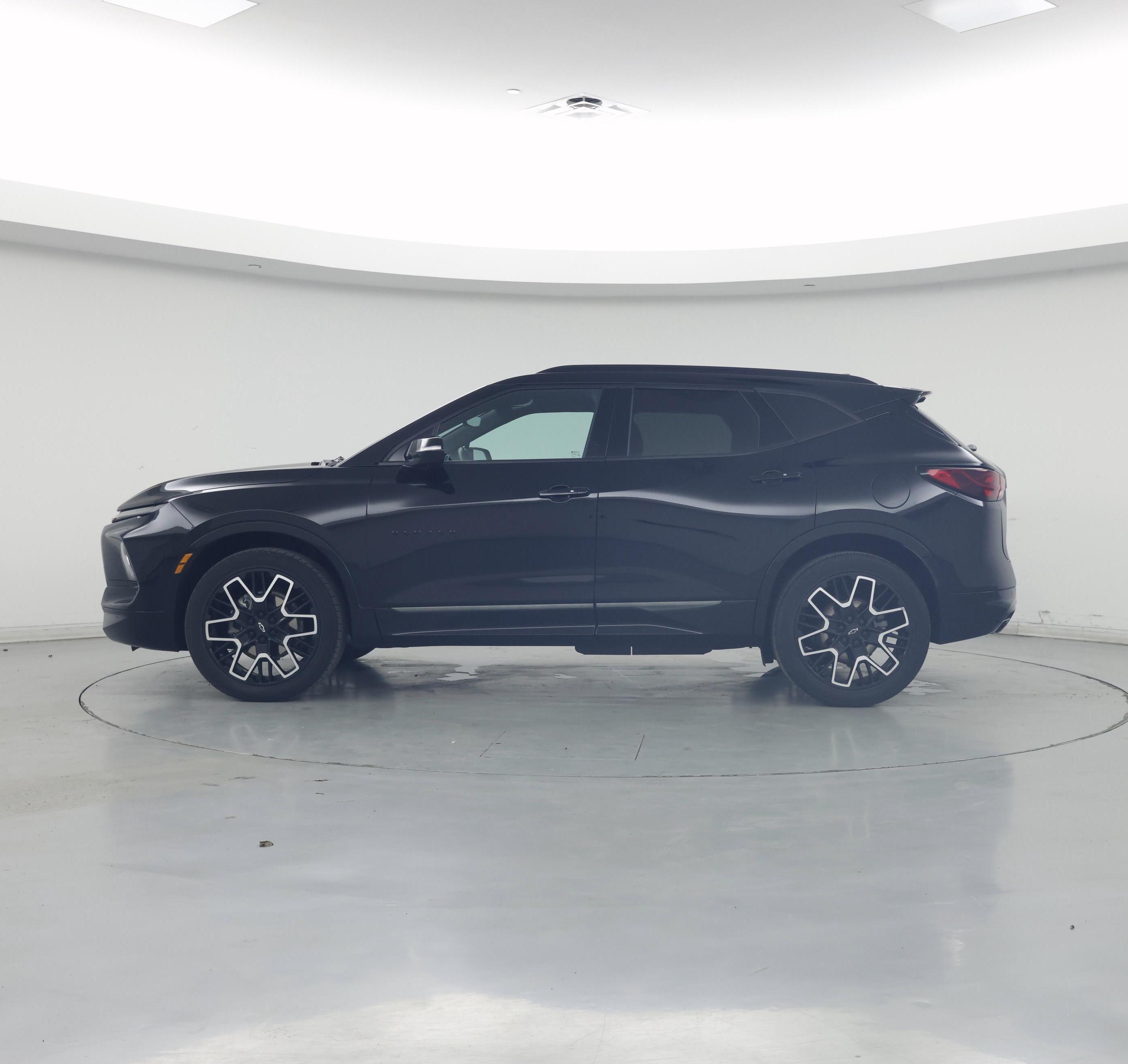 Thumbnail: 2023 Chevrolet Blazer - 3