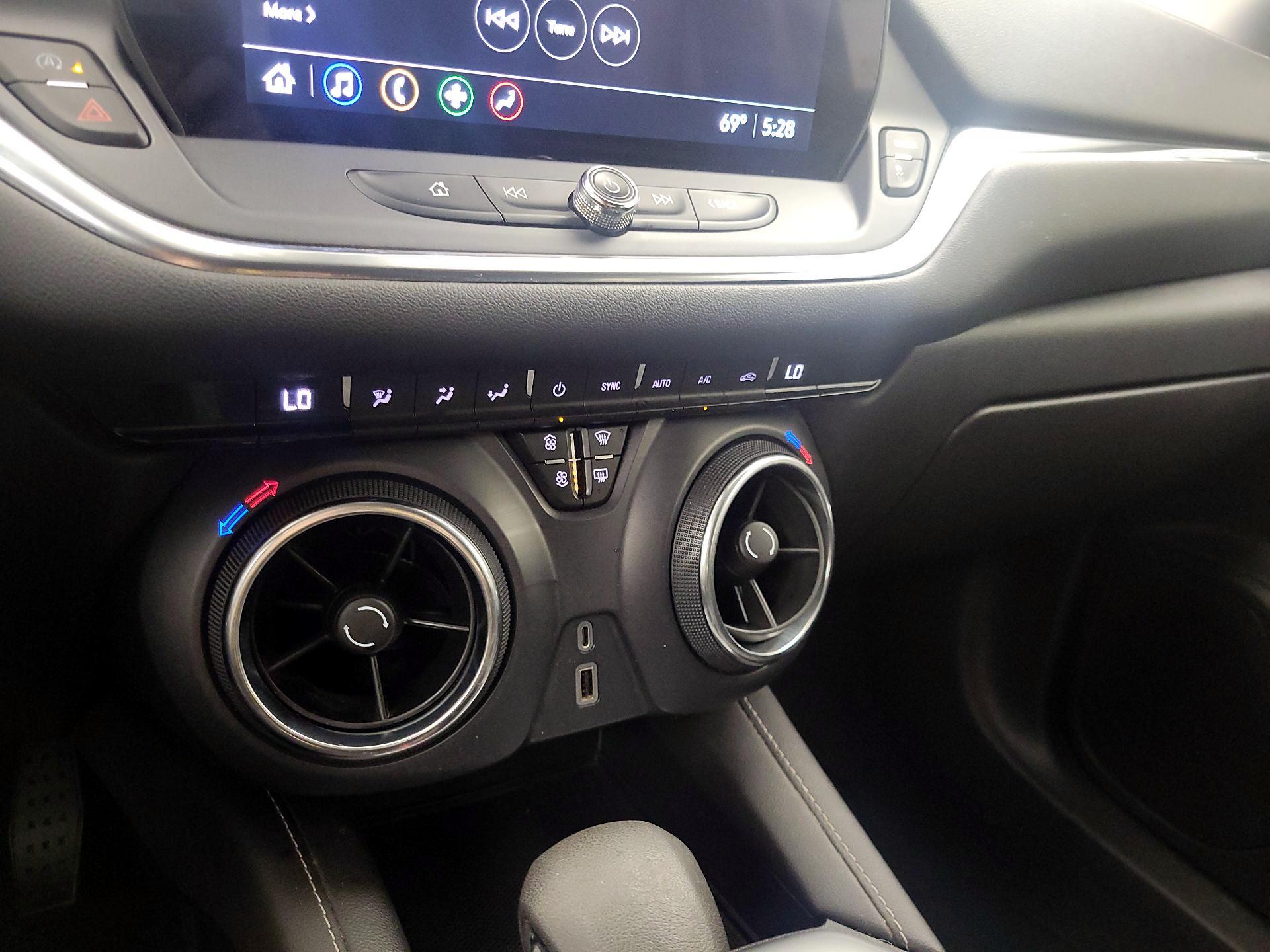 Thumbnail: 2023 Chevrolet Blazer - 16