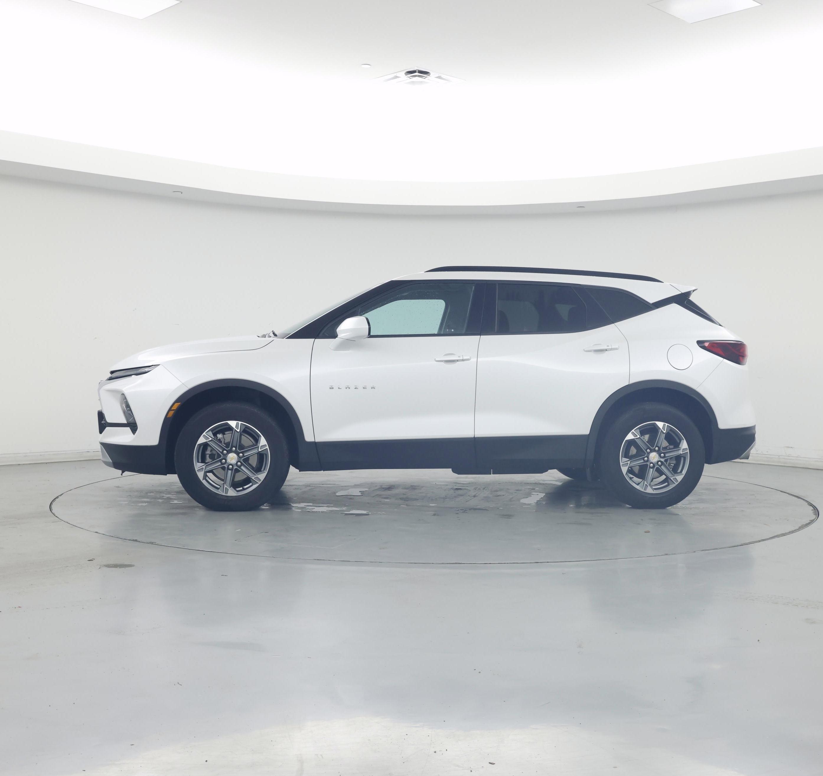 Thumbnail: 2023 Chevrolet Blazer - 3