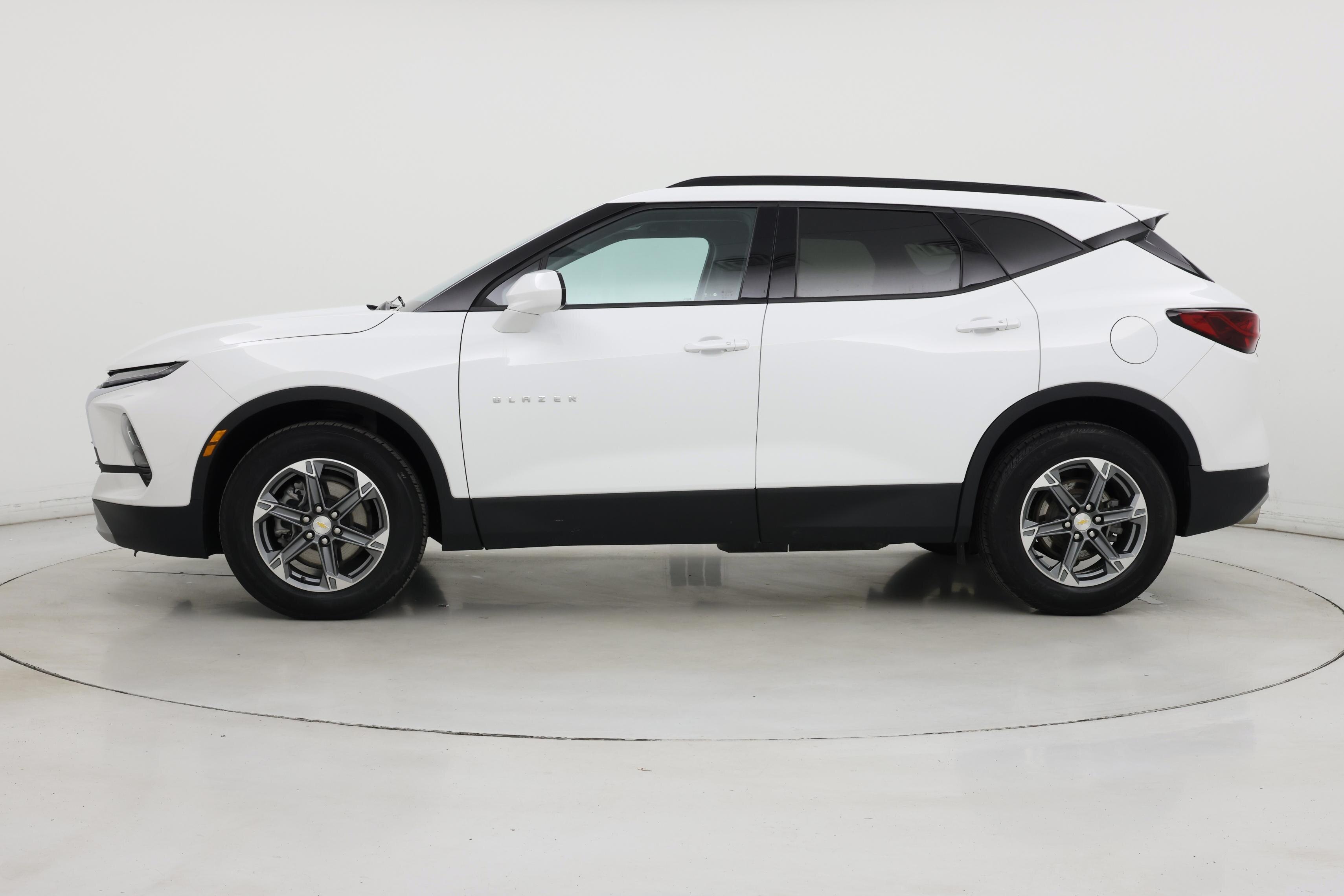 Thumbnail: 2023 Chevrolet Blazer - 3