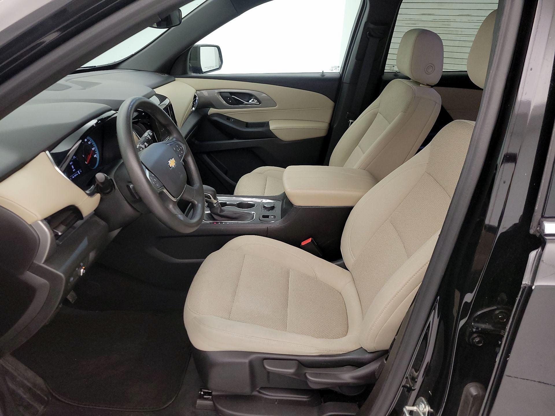 Thumbnail: 2023 Chevrolet Traverse - 11