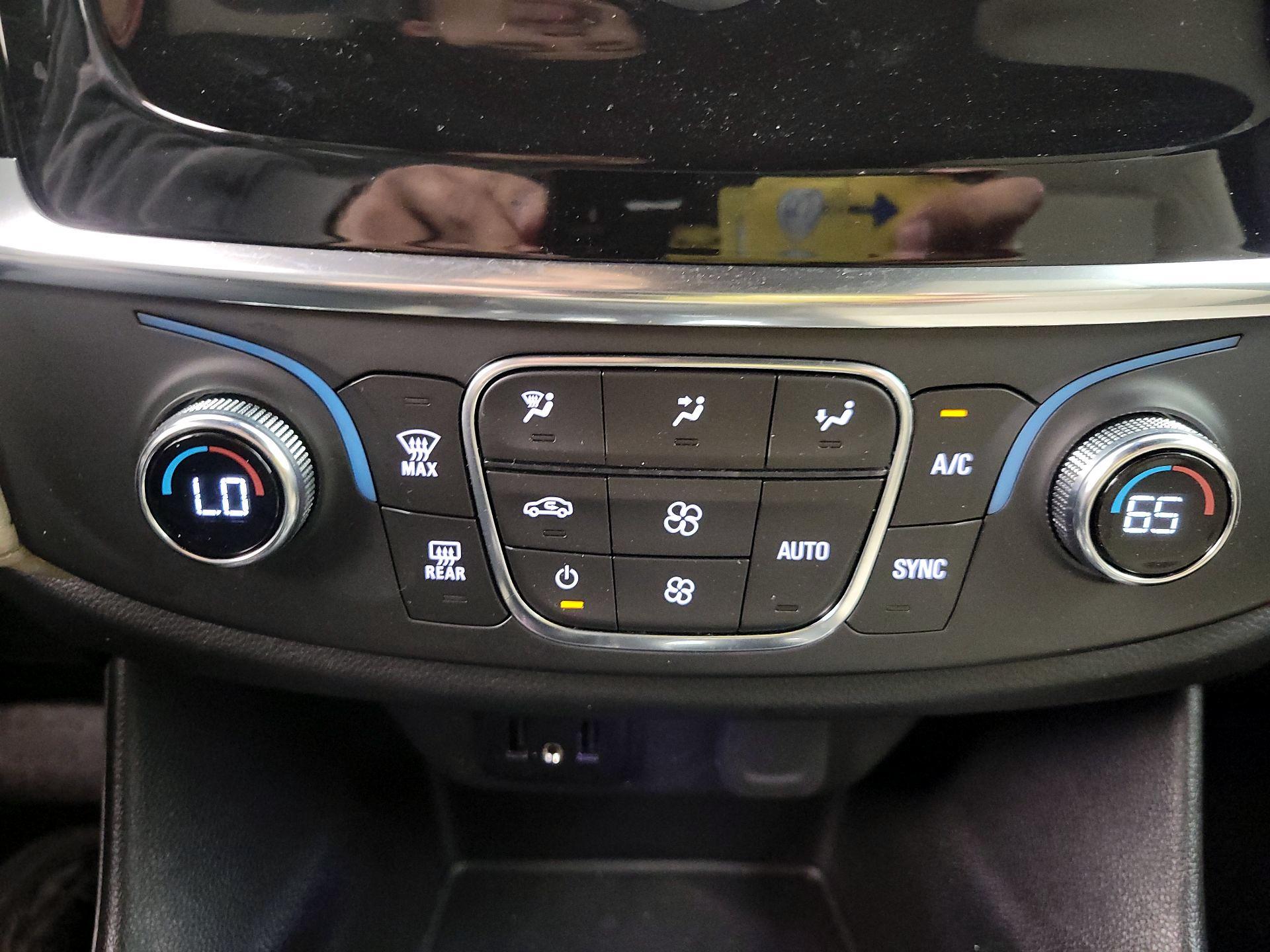 Thumbnail: 2023 Chevrolet Traverse - 16