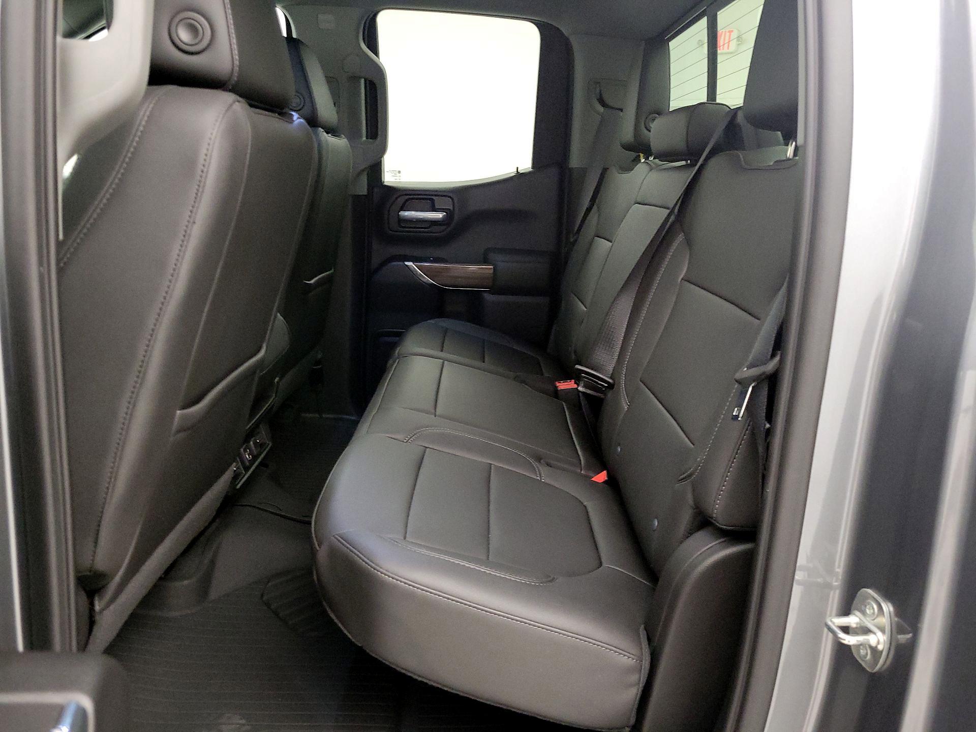 Thumbnail: 2021 Chevrolet Silverado 1500 - 17