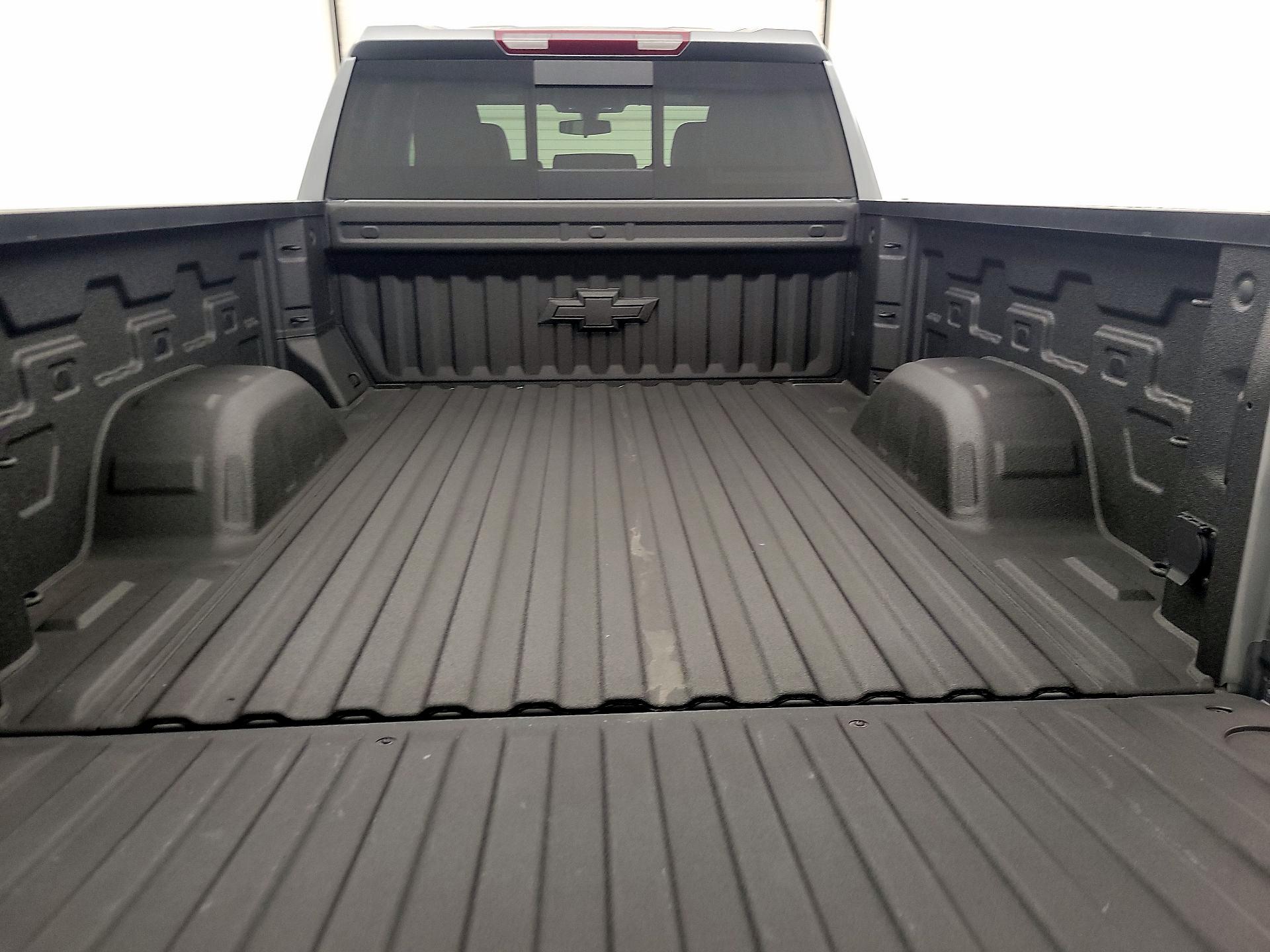 Thumbnail: 2021 Chevrolet Silverado 1500 - 18