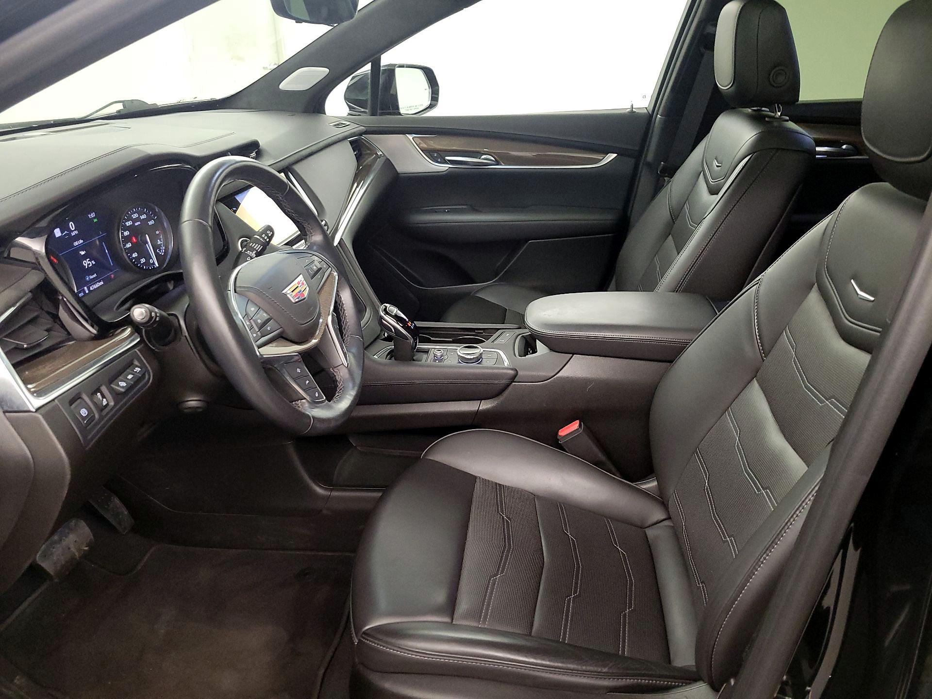 Thumbnail: 2023 Cadillac XT5 - 11