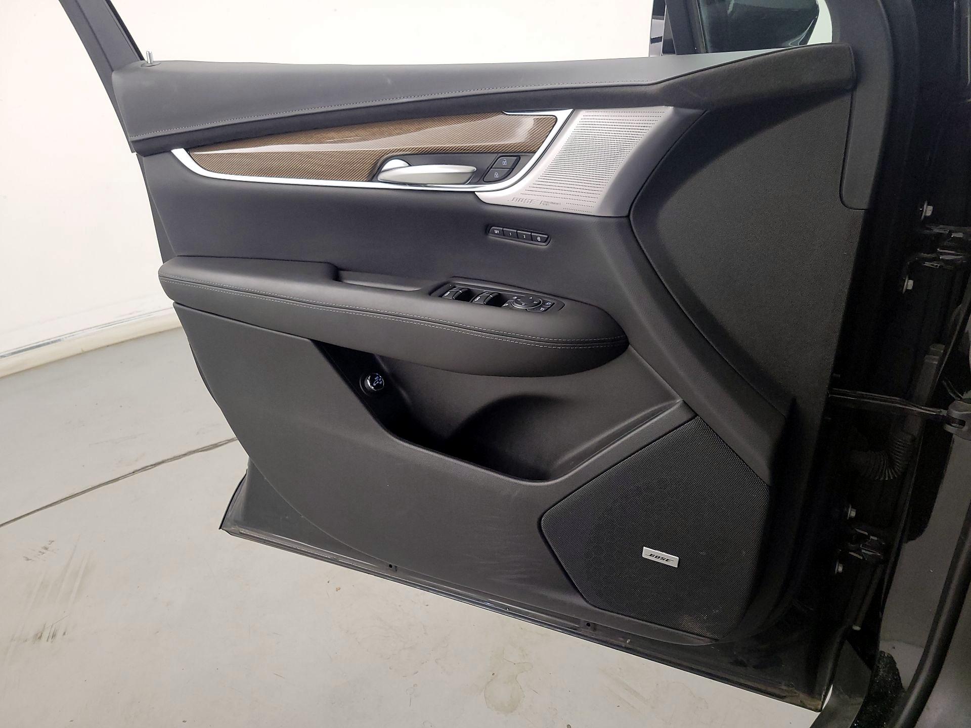 Thumbnail: 2023 Cadillac XT5 - 12