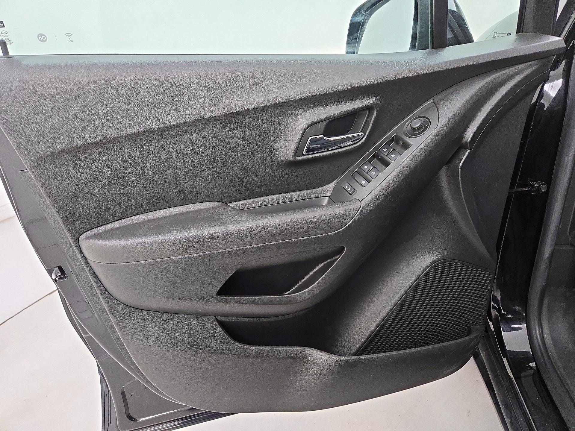 Thumbnail: 2020 Chevrolet Trax - 12