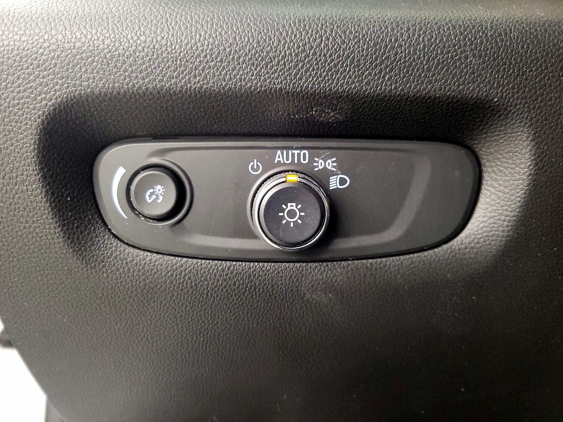 Thumbnail: 2023 Chevrolet Traverse - 13