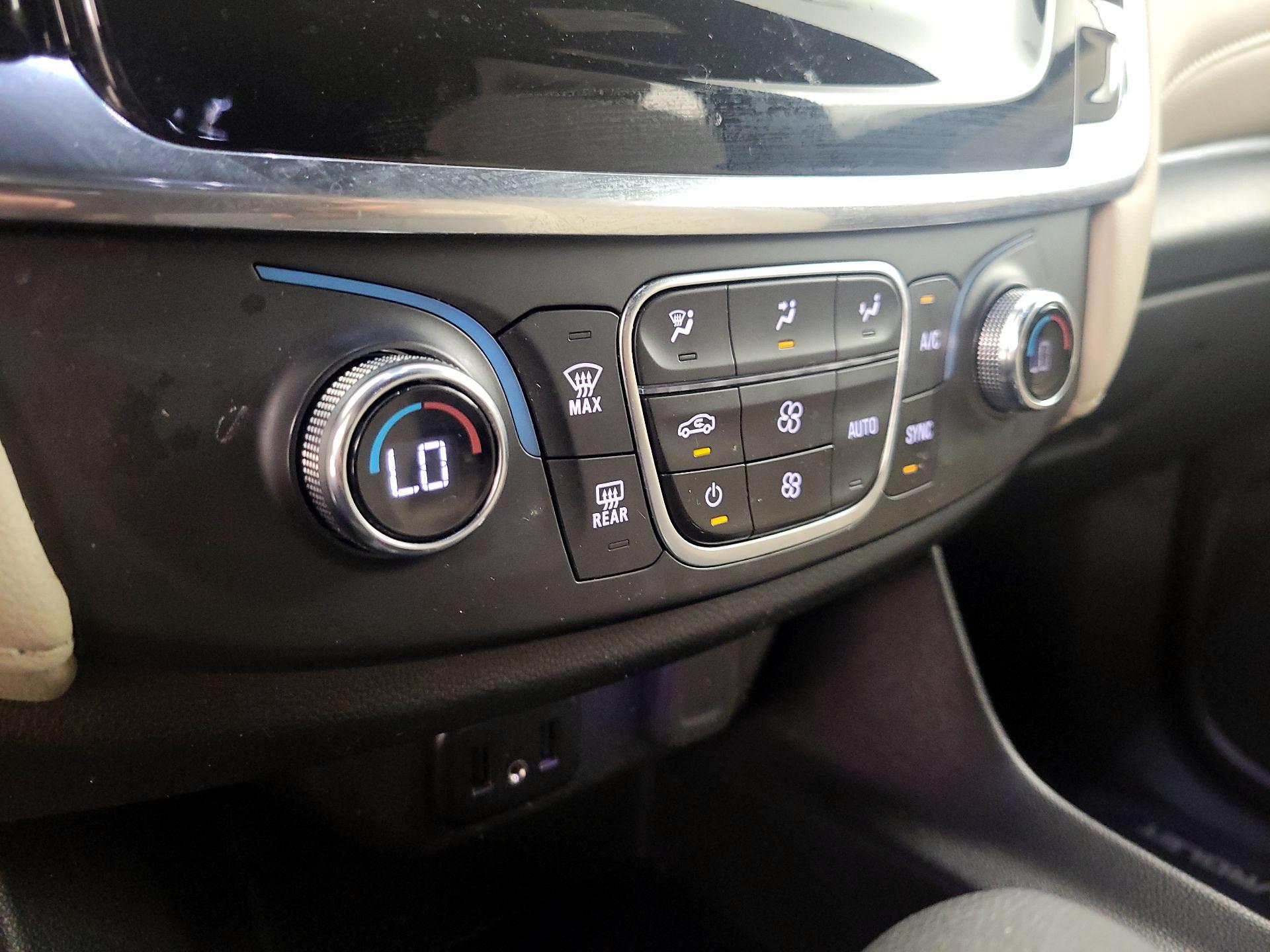 Thumbnail: 2023 Chevrolet Traverse - 16