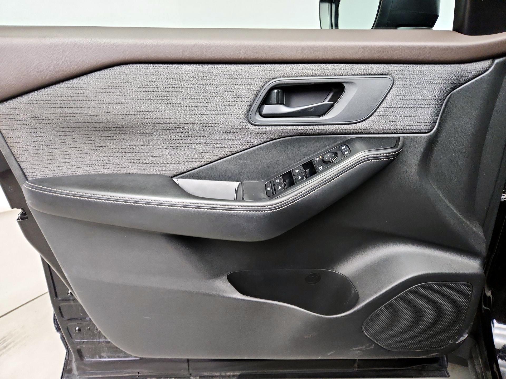 Thumbnail: 2021 Nissan Rogue - 12