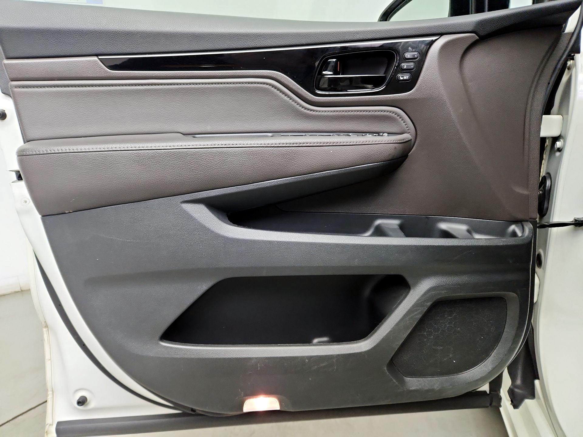 Thumbnail: 2018 Honda Odyssey - 12