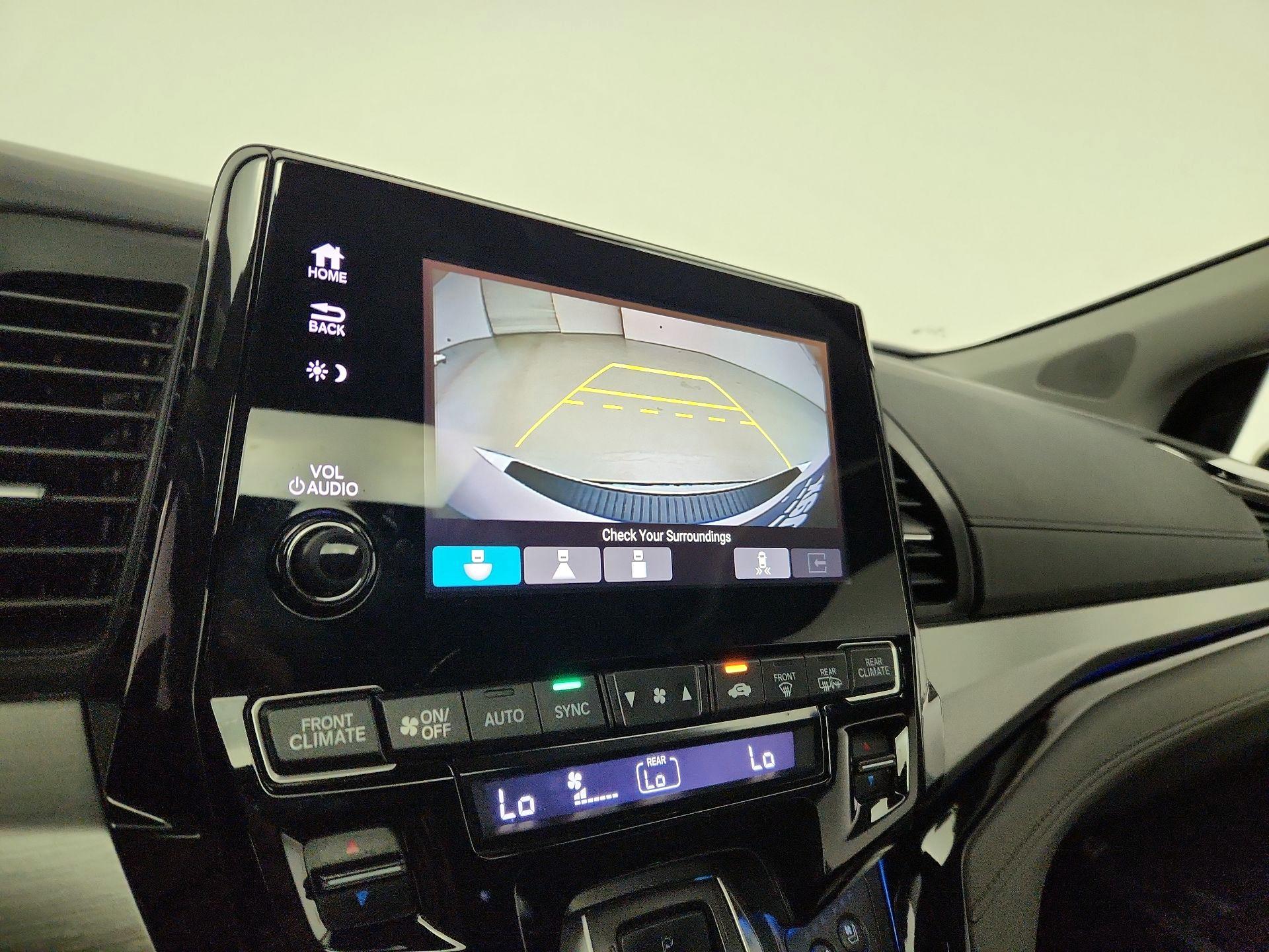 Thumbnail: 2018 Honda Odyssey - 15