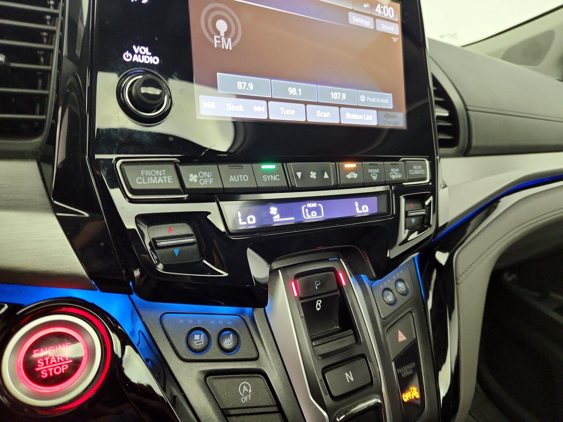 Thumbnail: 2018 Honda Odyssey - 17