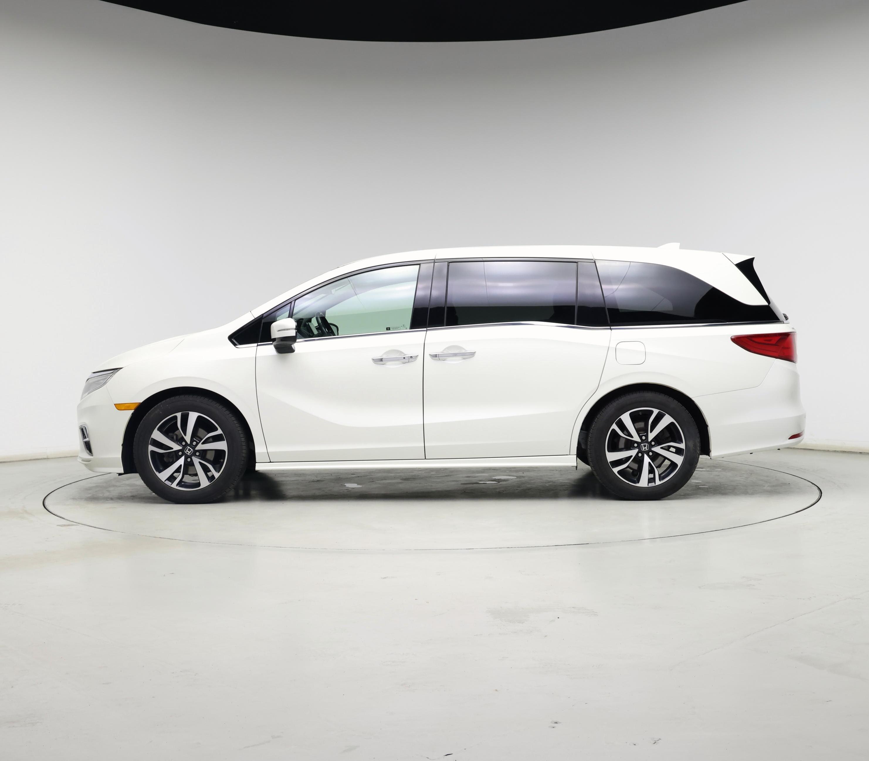 Thumbnail: 2018 Honda Odyssey - 3
