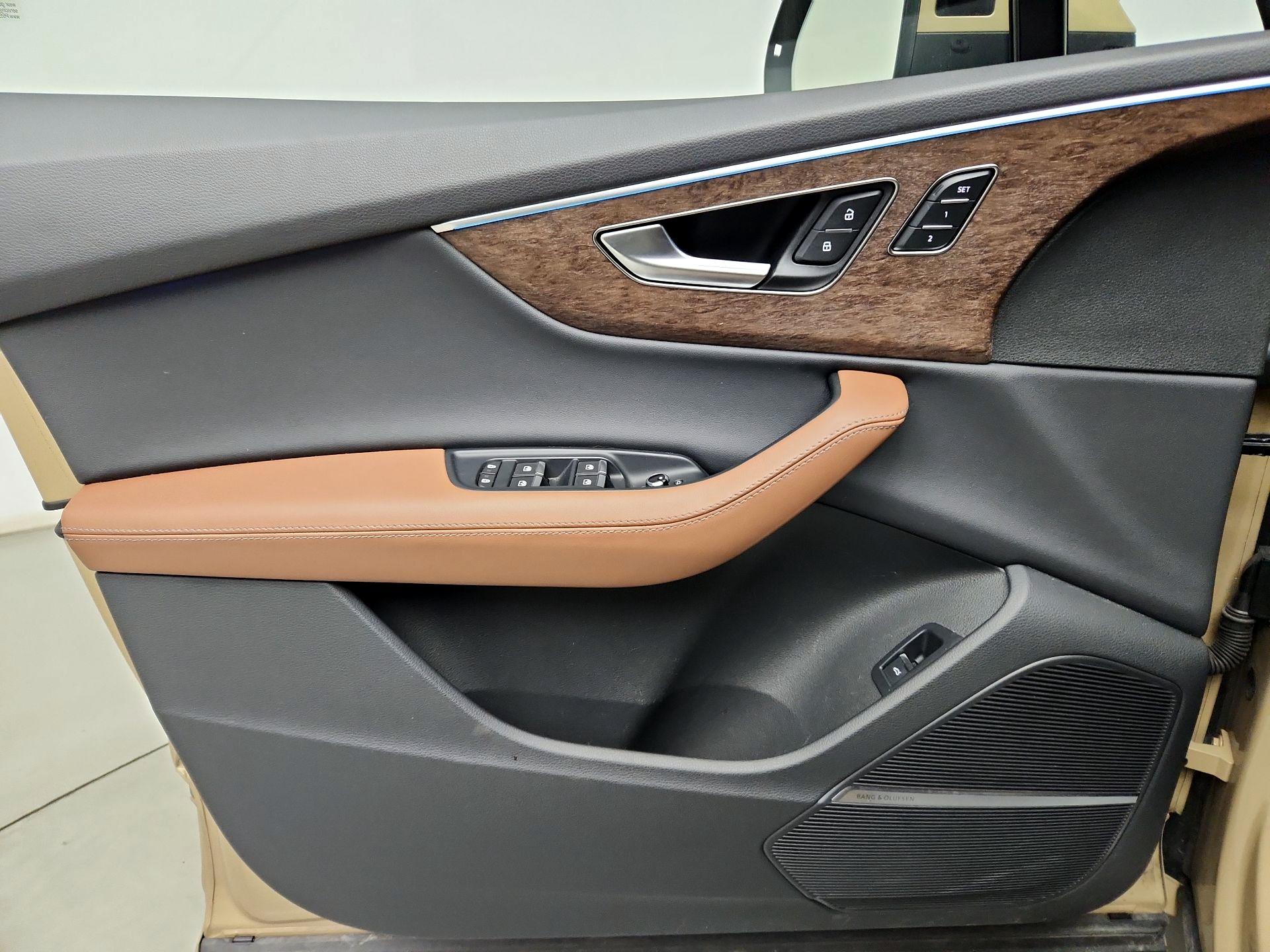 Thumbnail: 2025 Audi Q7 - 12