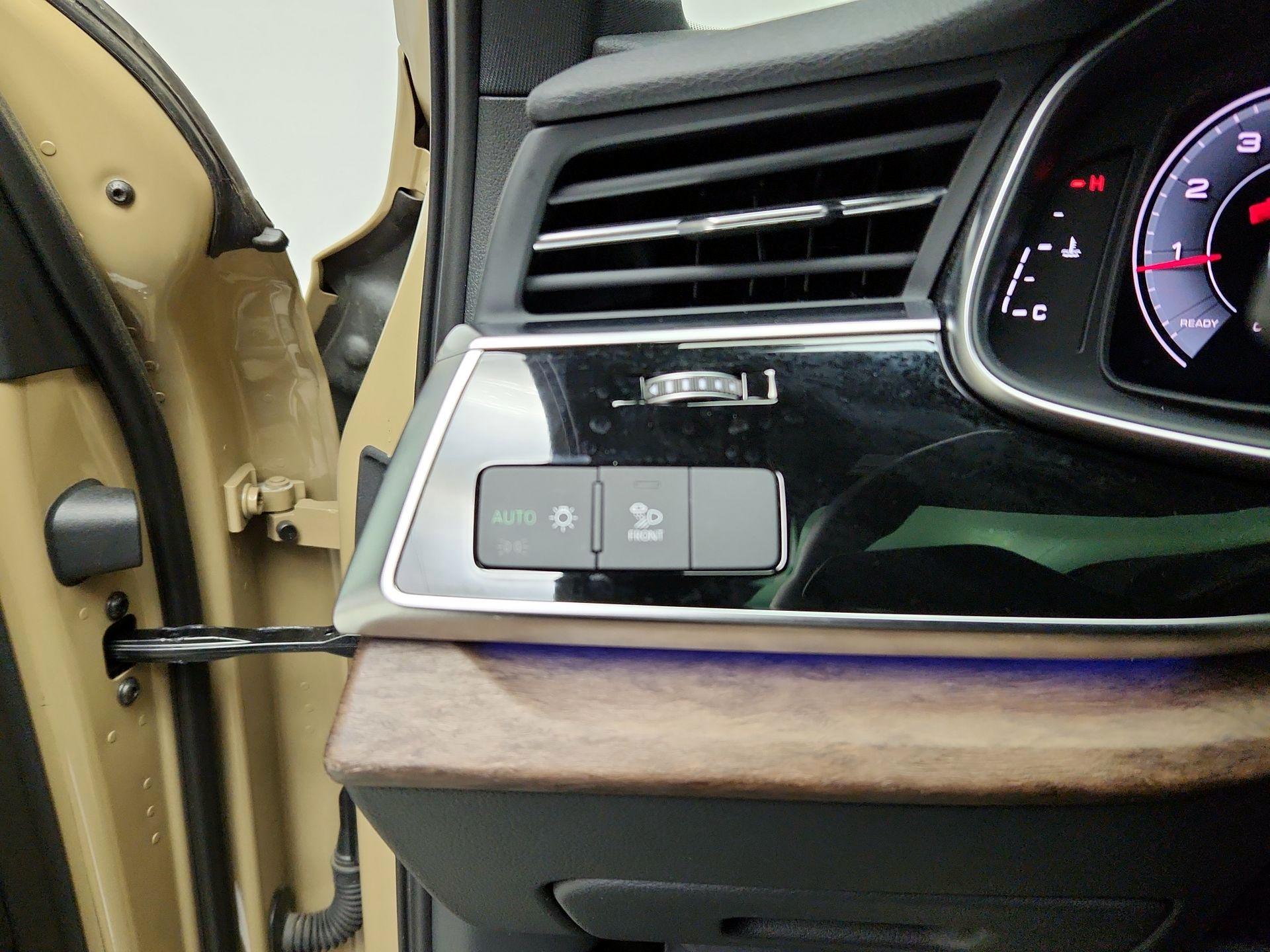 Thumbnail: 2025 Audi Q7 - 13