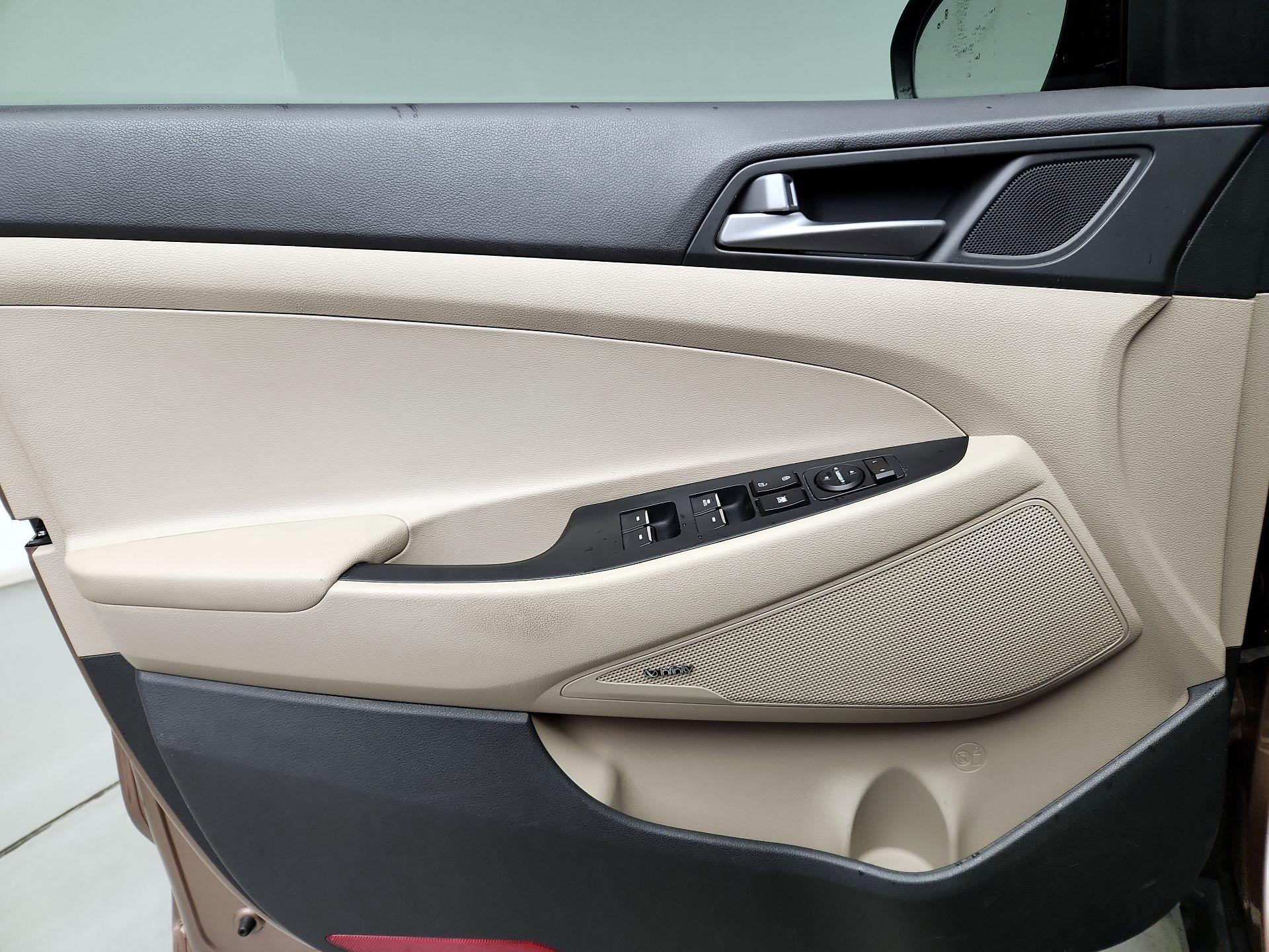 Thumbnail: 2017 Hyundai Tucson - 12