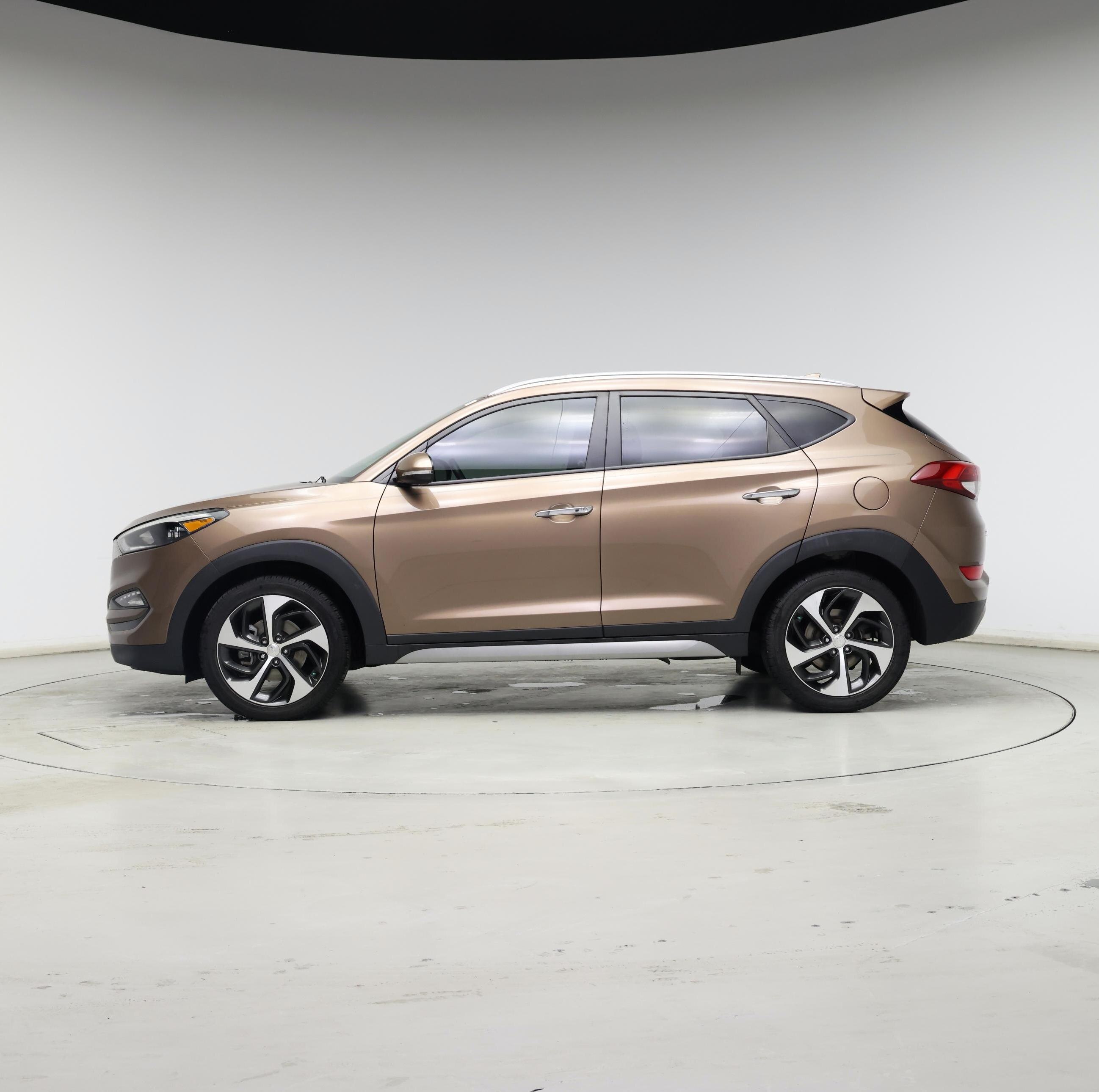 Thumbnail: 2017 Hyundai Tucson - 3