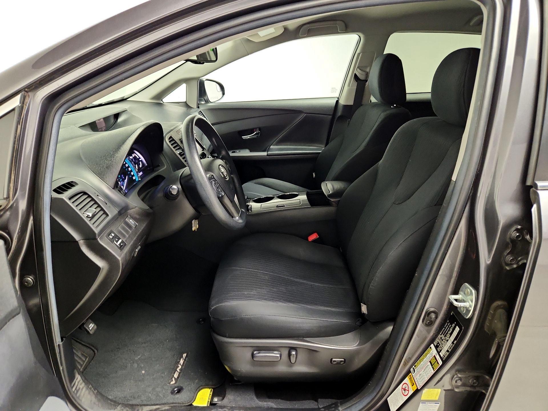 Thumbnail: 2014 Toyota Venza - 11