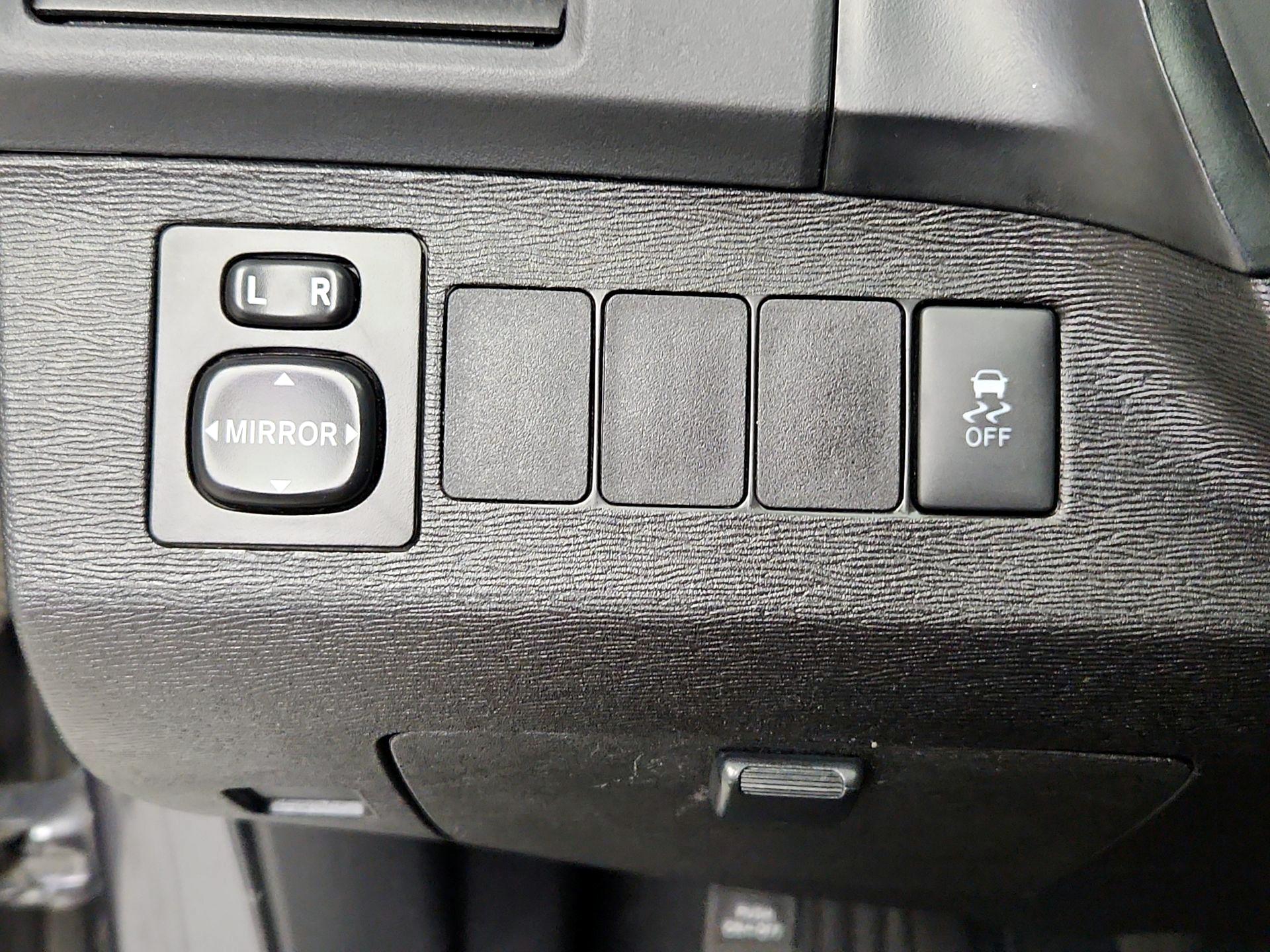 Thumbnail: 2014 Toyota Venza - 13