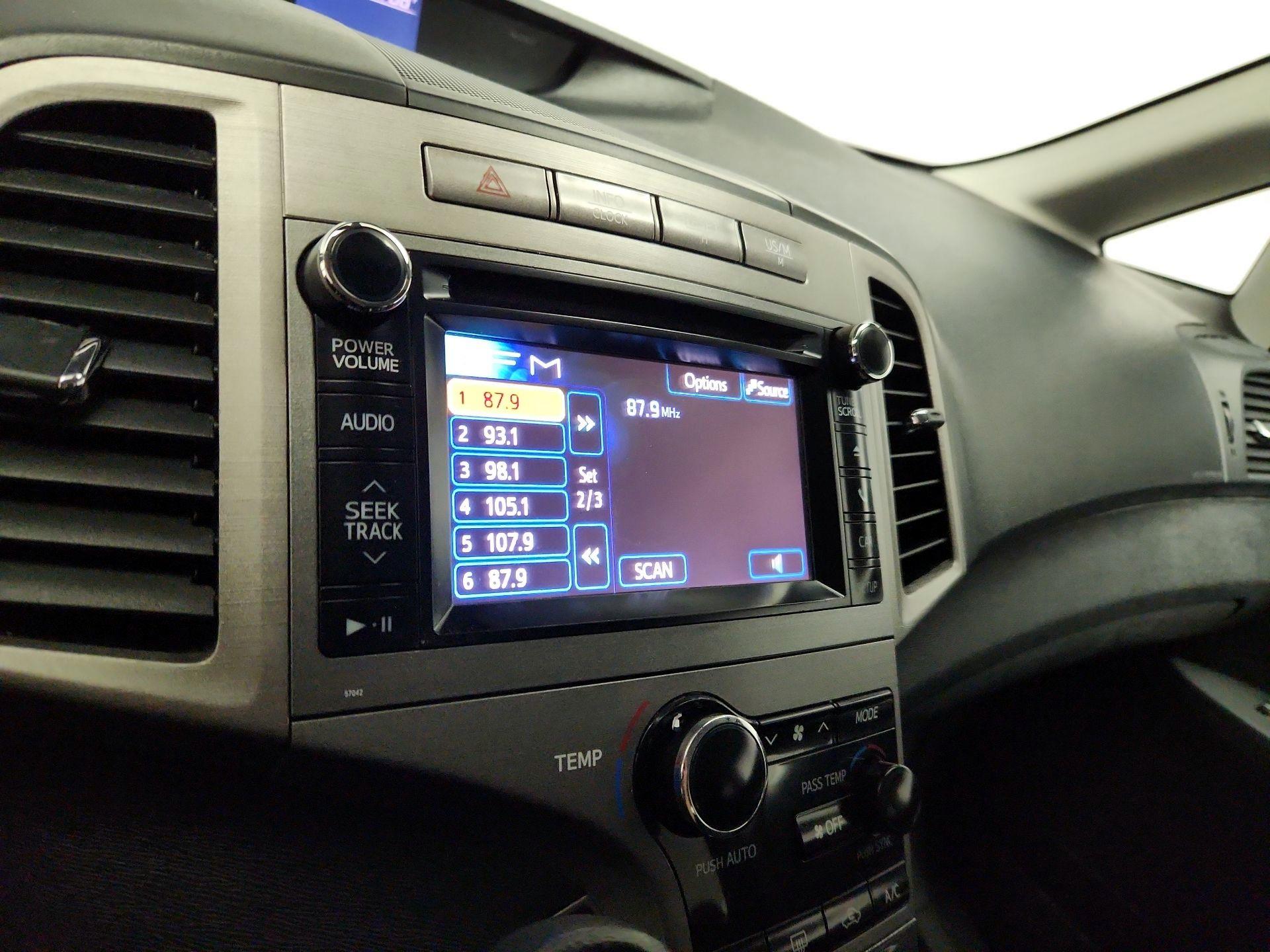 Thumbnail: 2014 Toyota Venza - 14