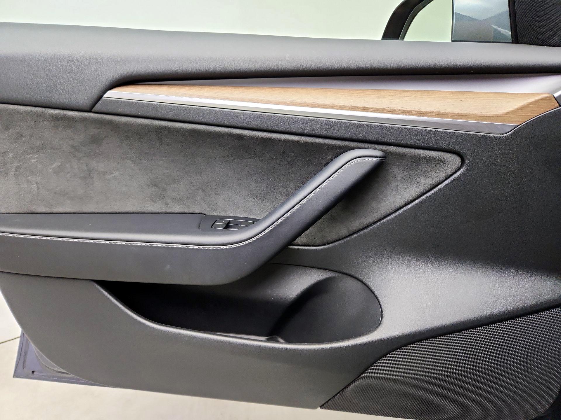 Thumbnail: 2023 Tesla Model 3 - 12