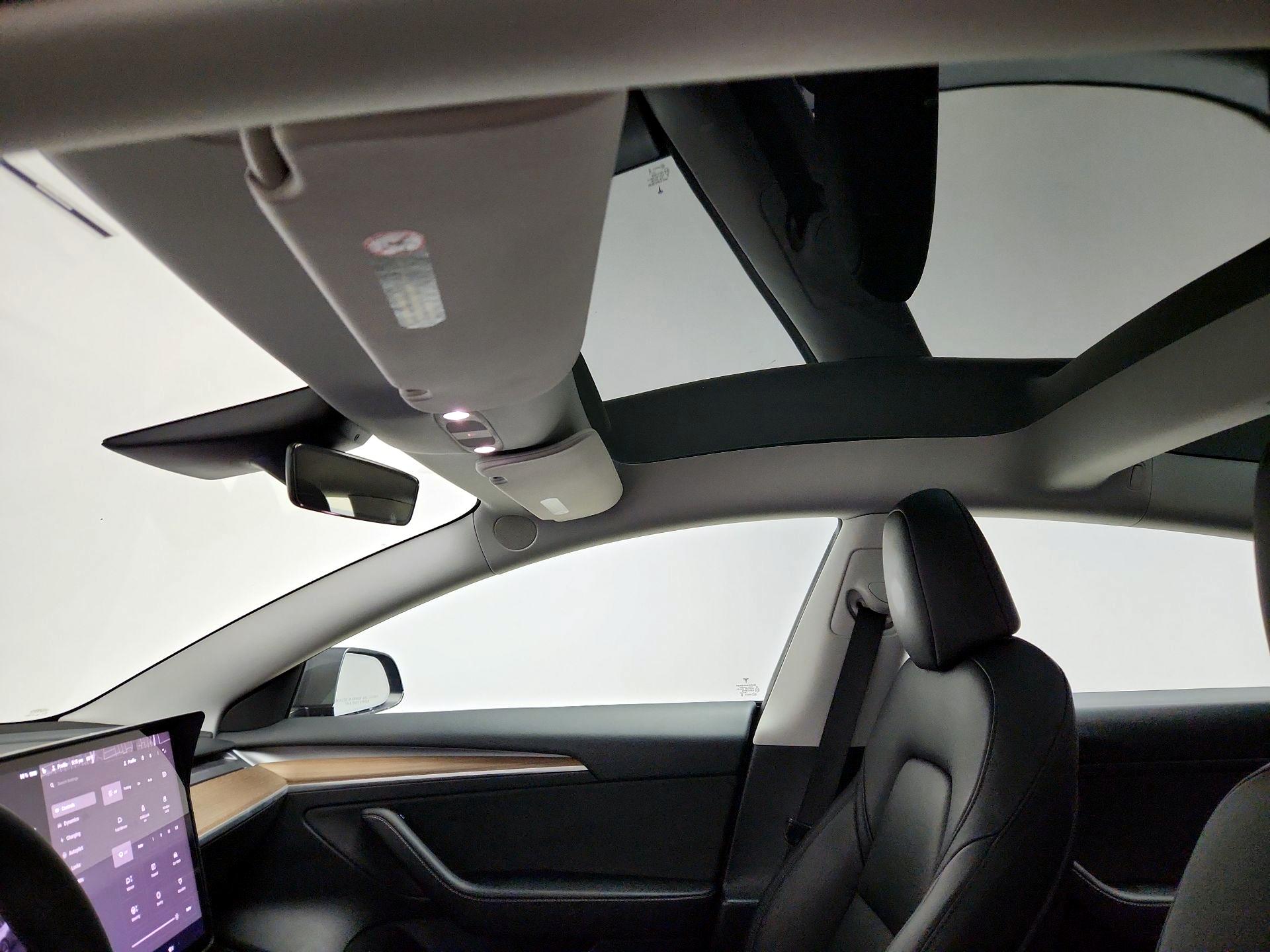 Thumbnail: 2023 Tesla Model 3 - 18