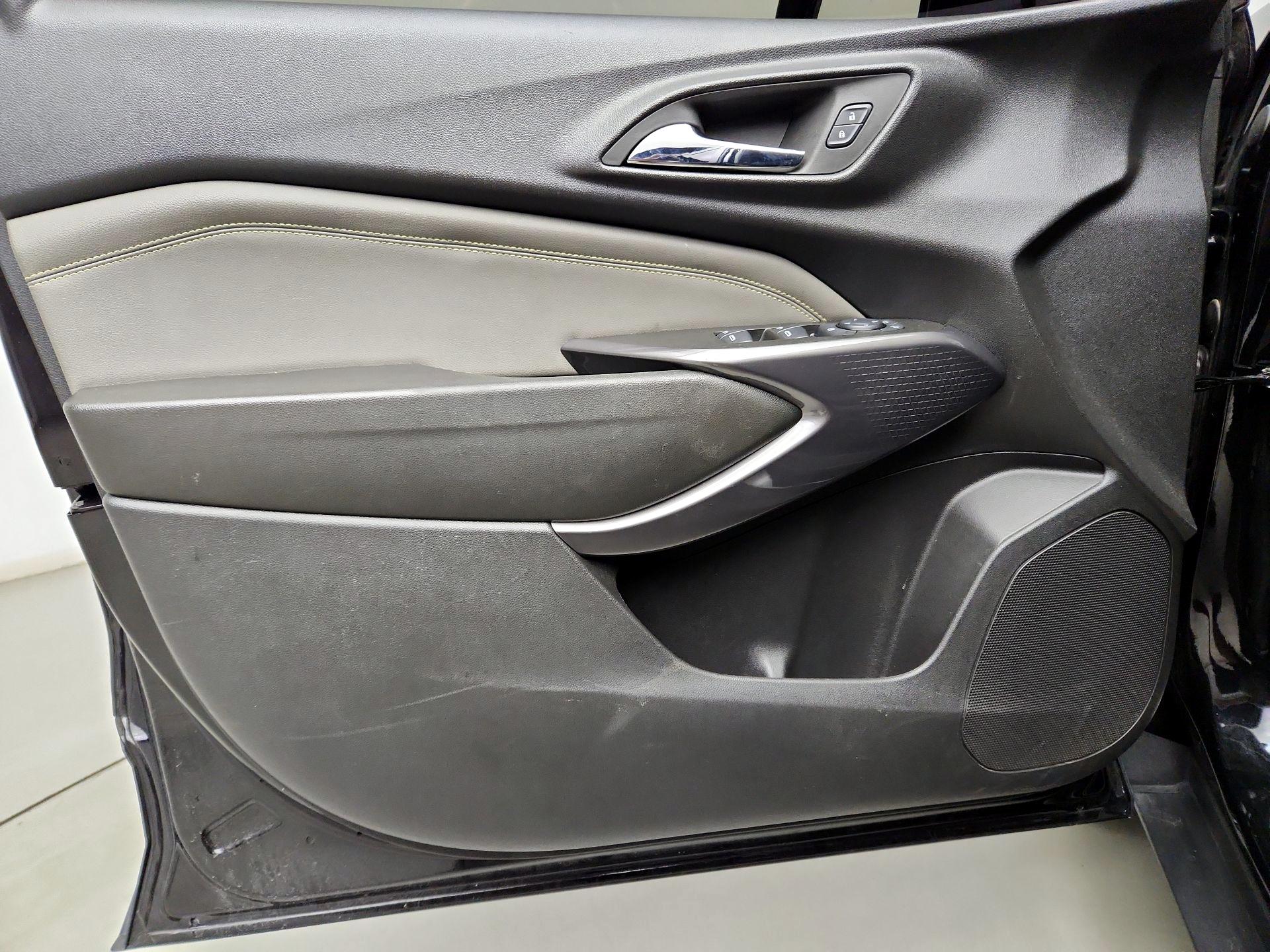 Thumbnail: 2024 Chevrolet Trax - 12