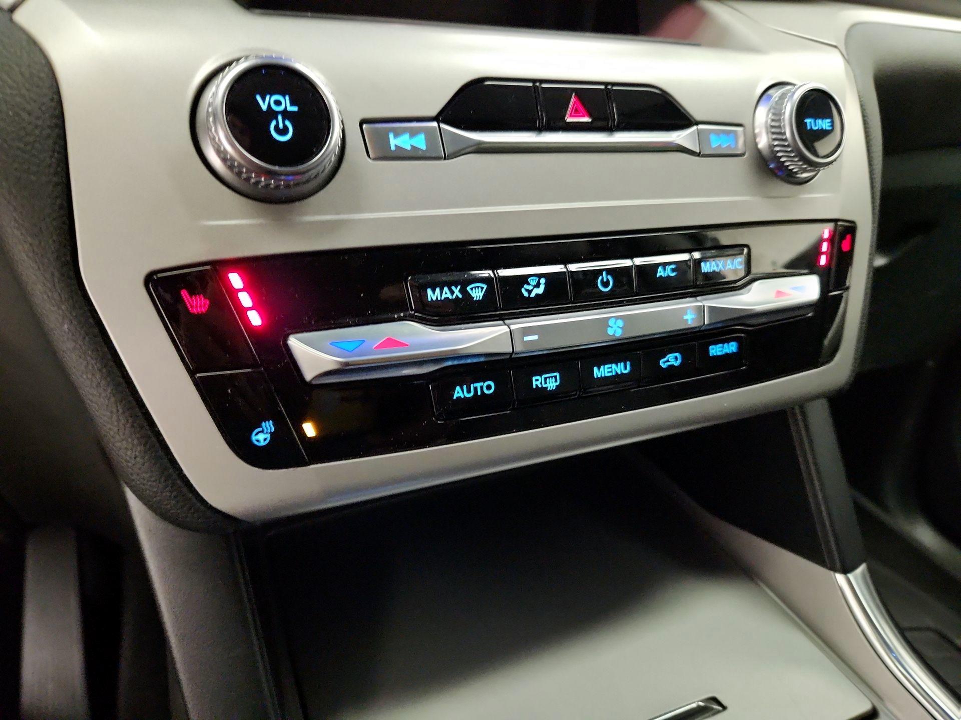 Thumbnail: 2023 Ford Explorer - 16