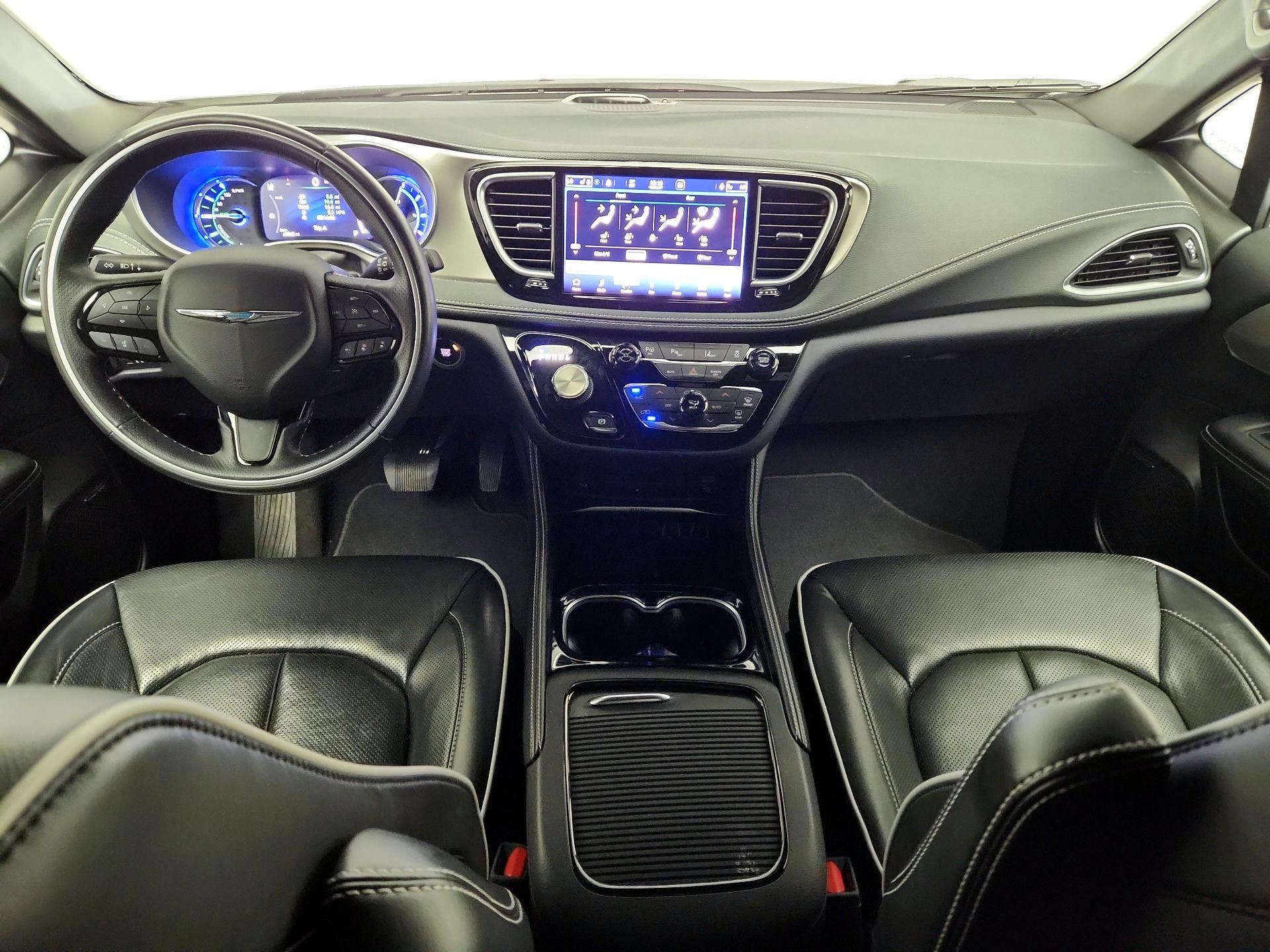 Thumbnail: 2021 Chrysler Pacifica - 9