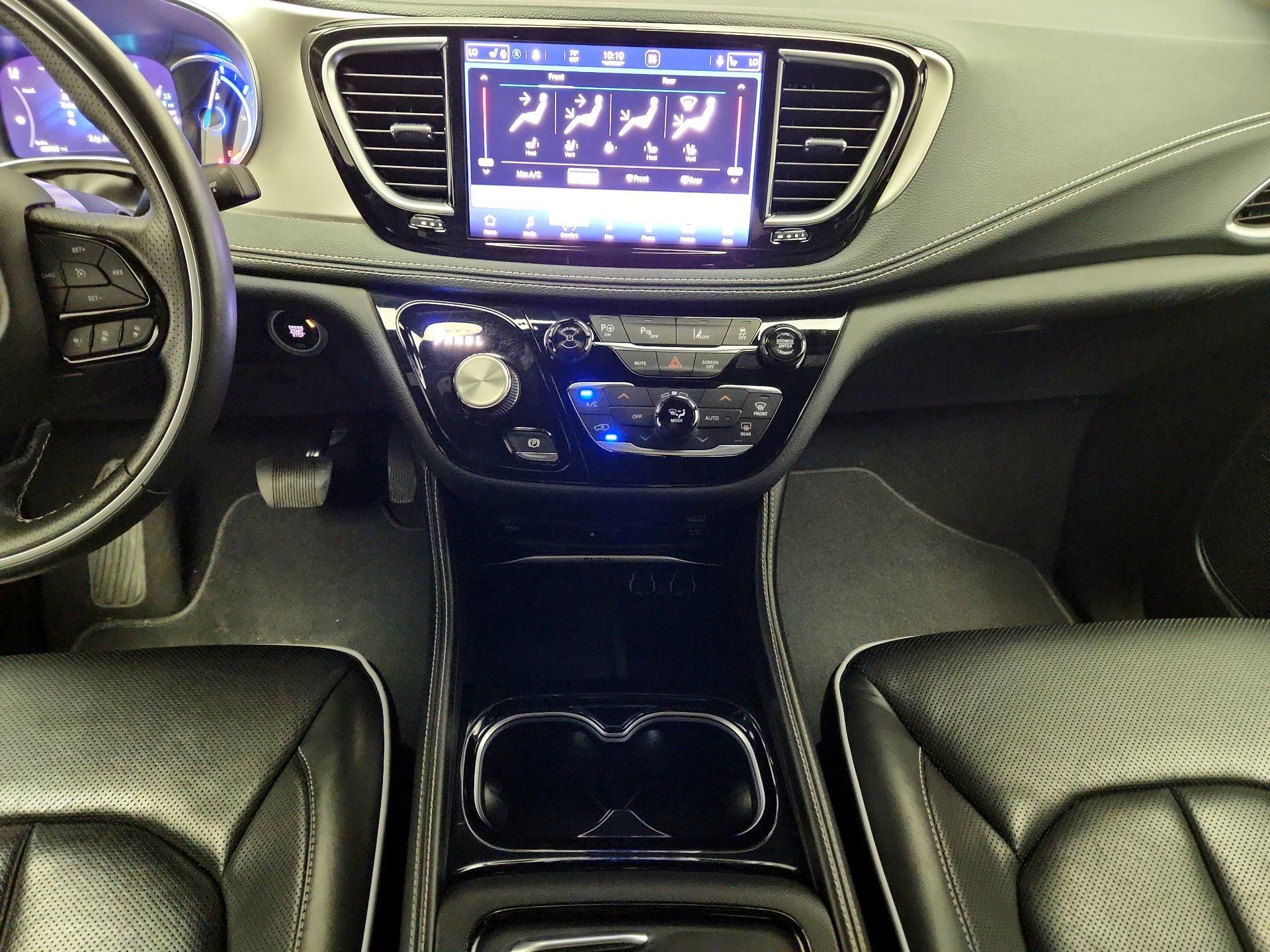 Thumbnail: 2021 Chrysler Pacifica - 18