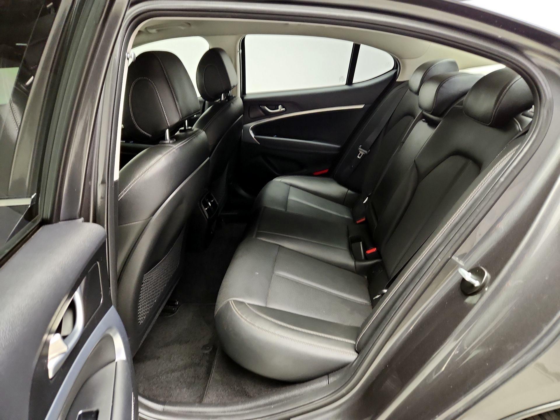 Thumbnail: 2021 Genesis G70 - 19