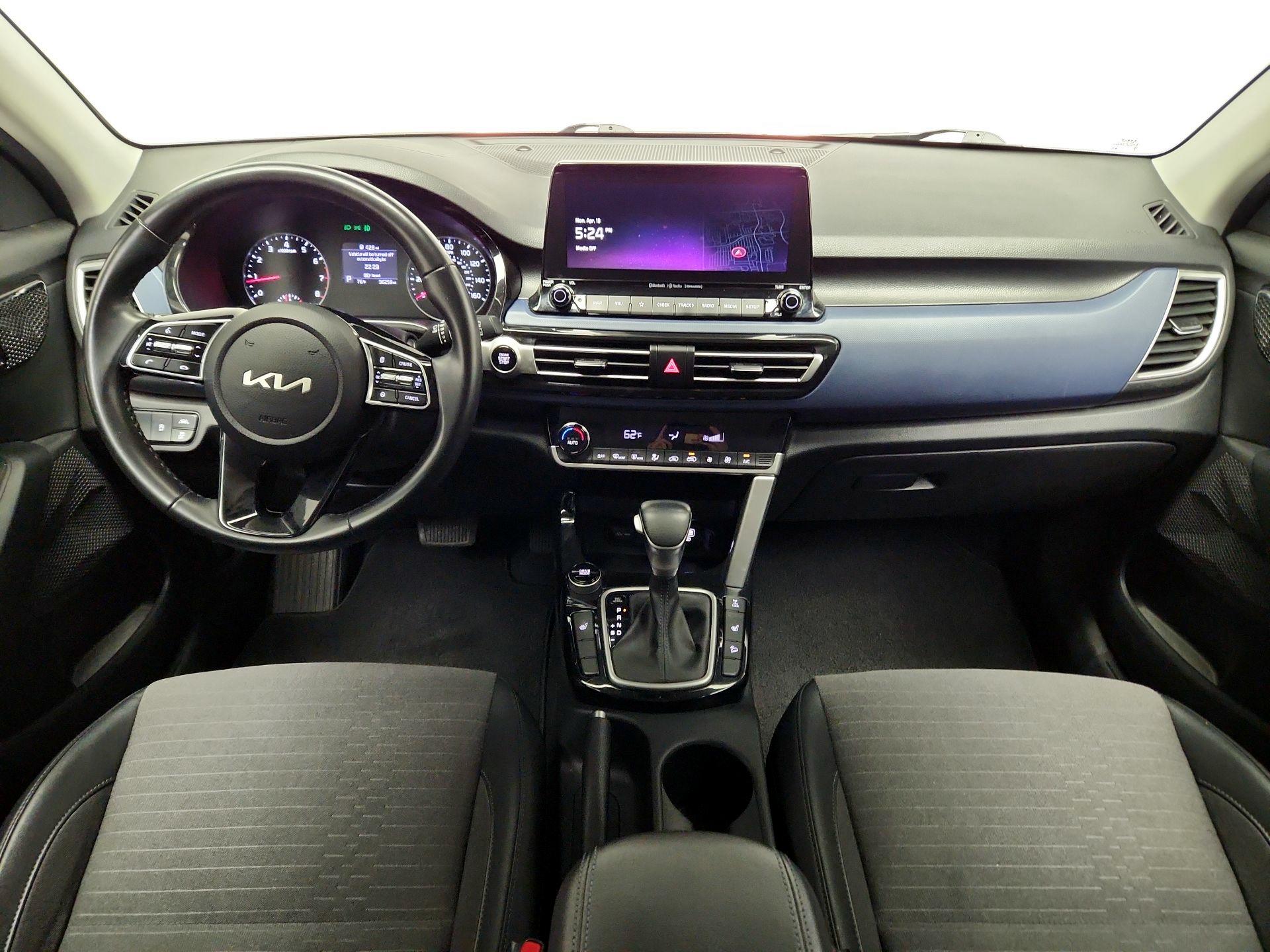 Thumbnail: 2023 Kia Seltos - 9