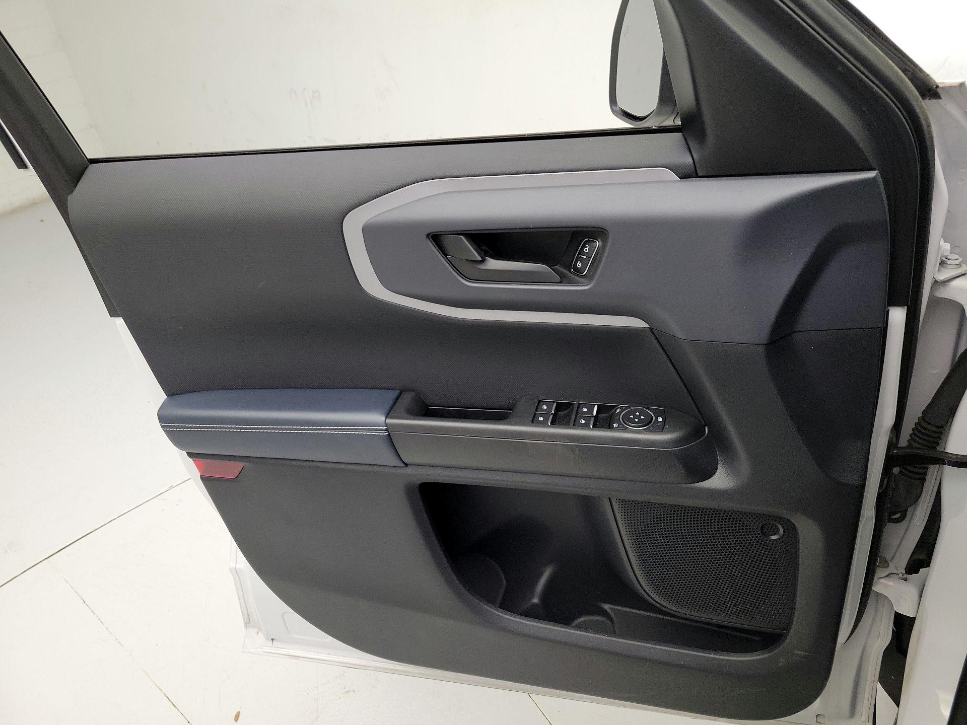 Thumbnail: 2022 Ford Bronco Sport - 12