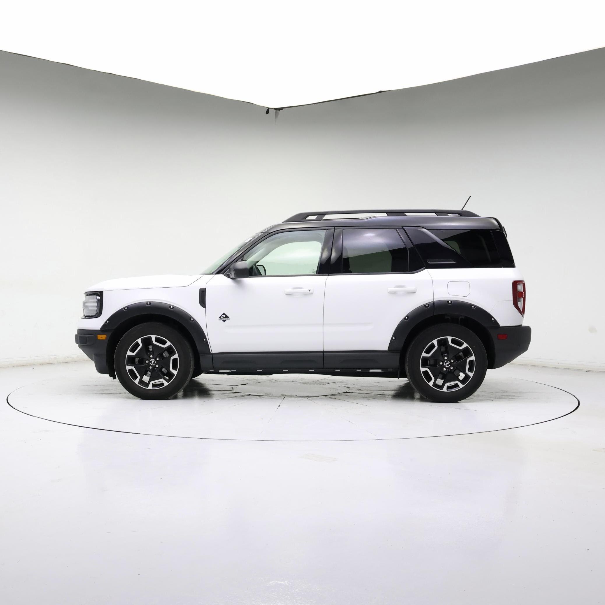 Thumbnail: 2022 Ford Bronco Sport - 3