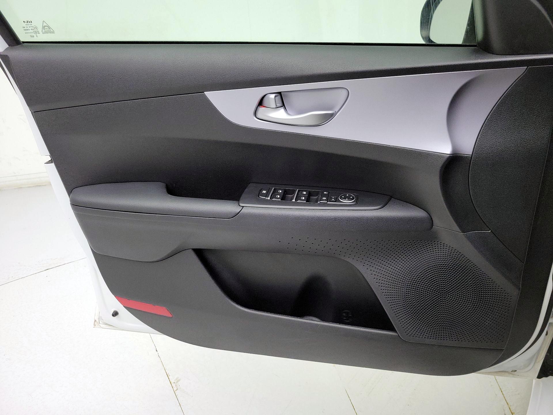 Thumbnail: 2024 Kia Forte - 12