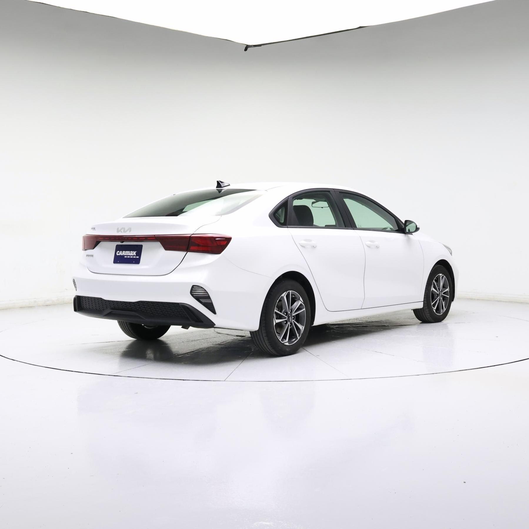 Thumbnail: 2024 Kia Forte - 8