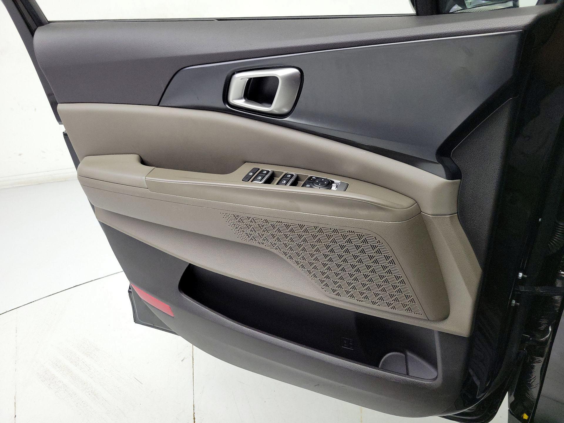 Thumbnail: 2025 Kia Carnival - 12