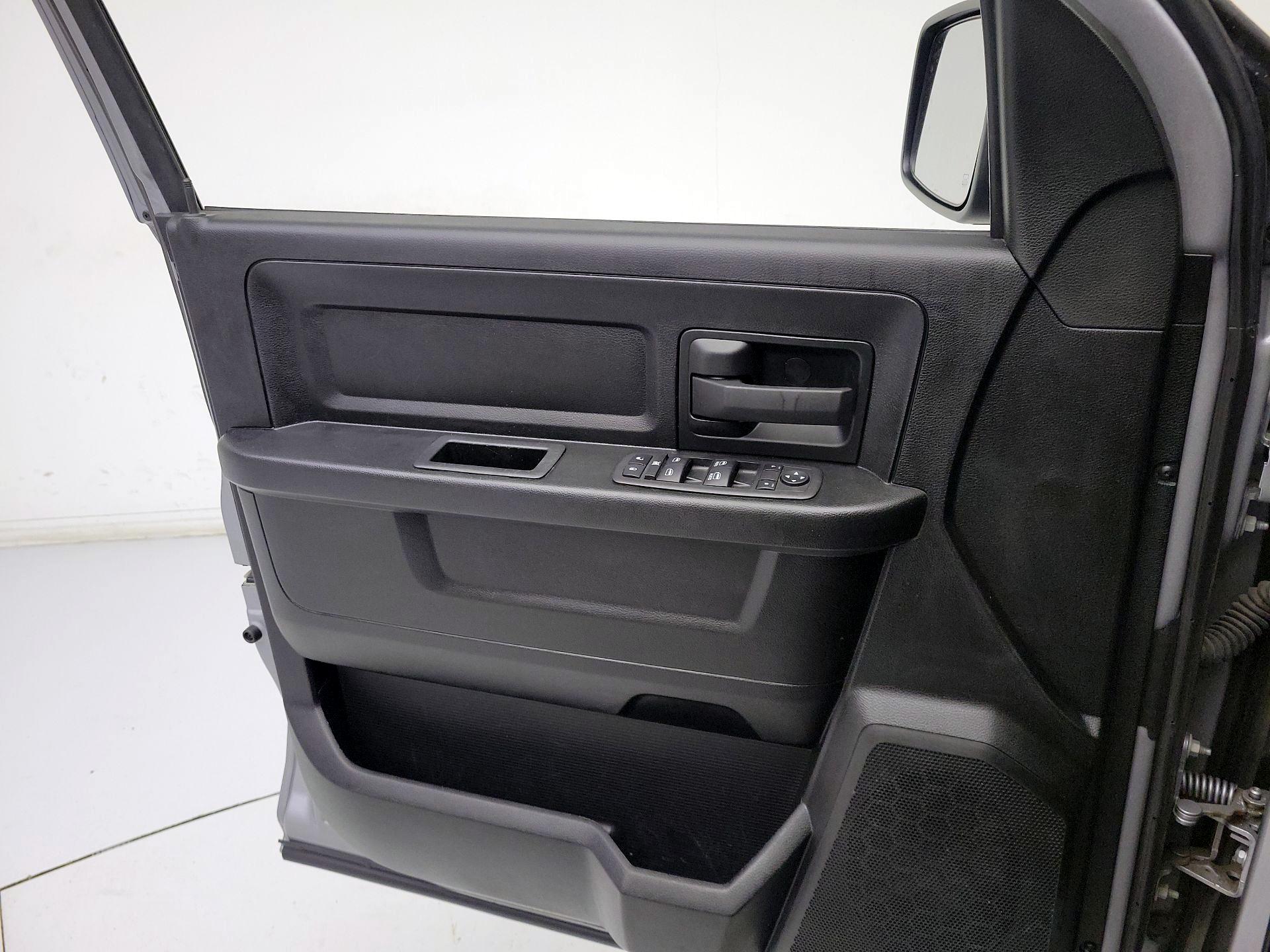 Thumbnail: 2023 RAM 1500 Classic - 12