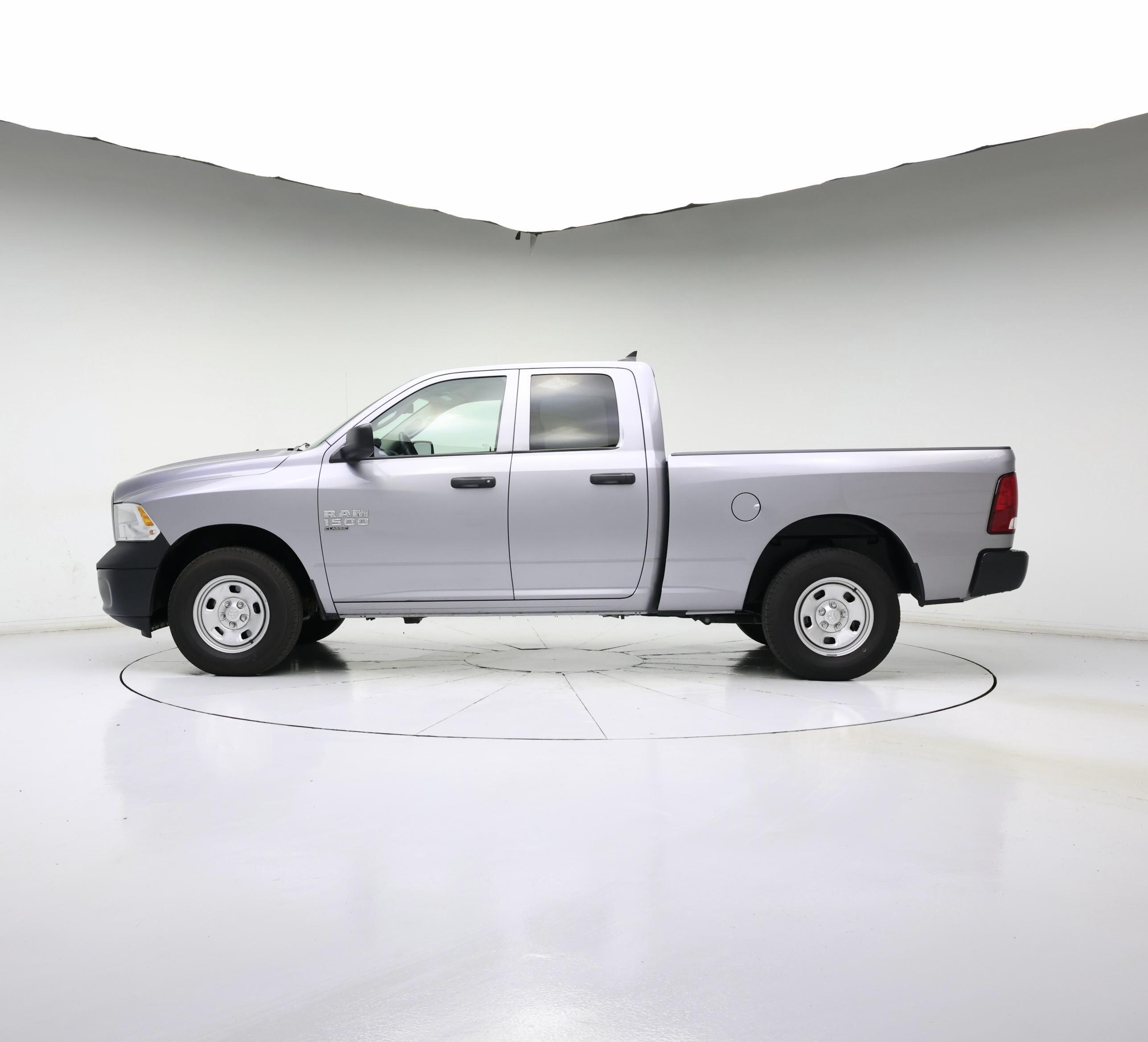 Thumbnail: 2023 RAM 1500 Classic - 3