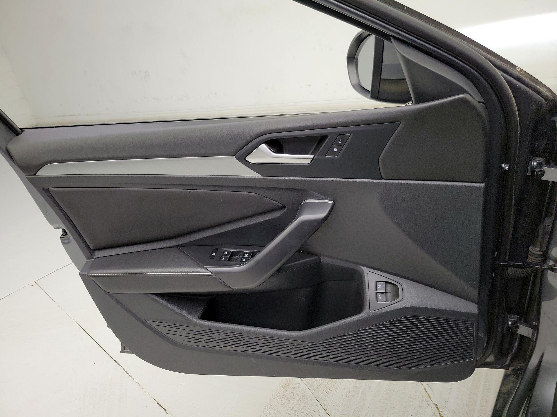 Thumbnail: 2024 Volkswagen Jetta - 12