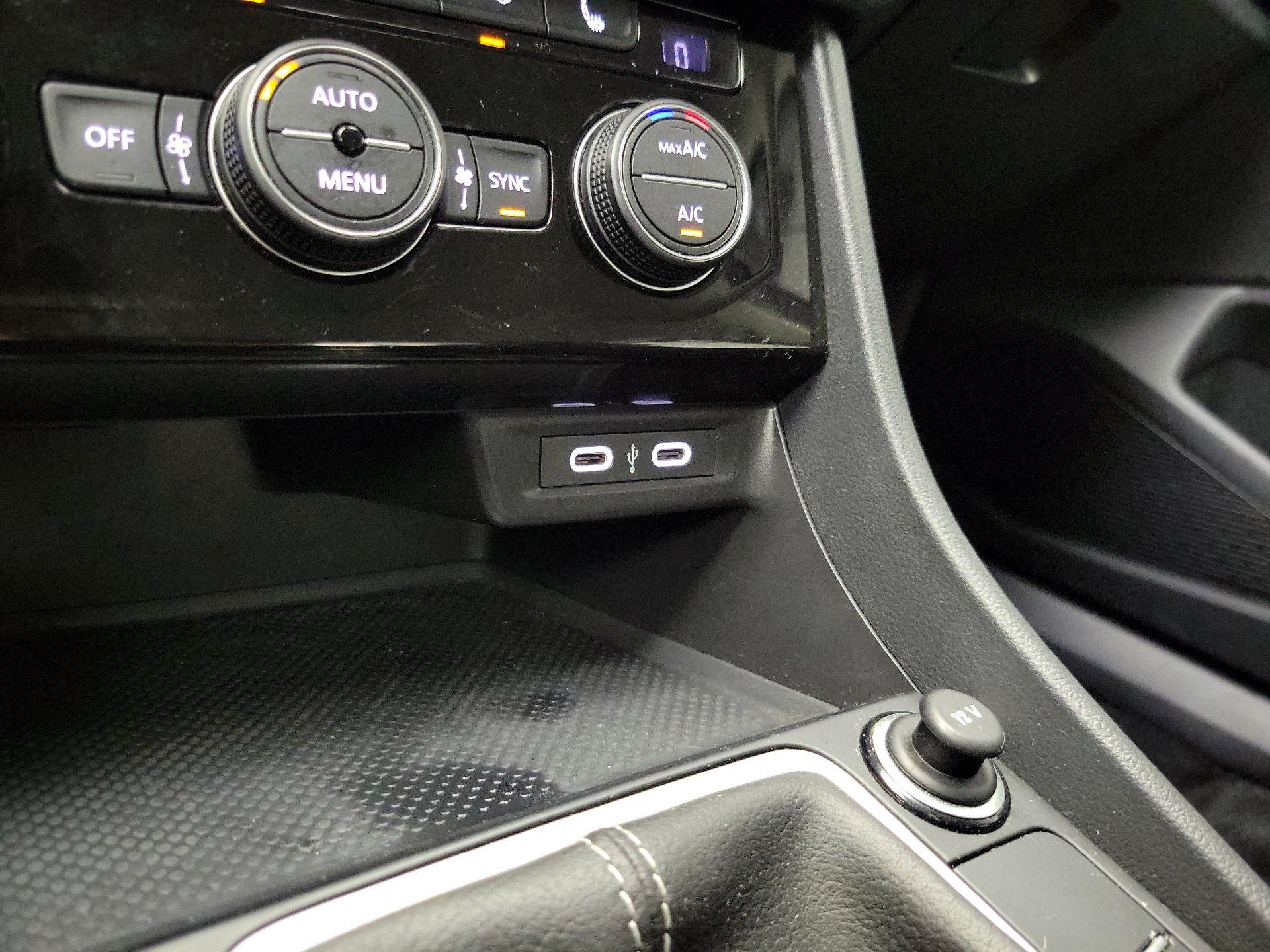 Thumbnail: 2024 Volkswagen Jetta - 18