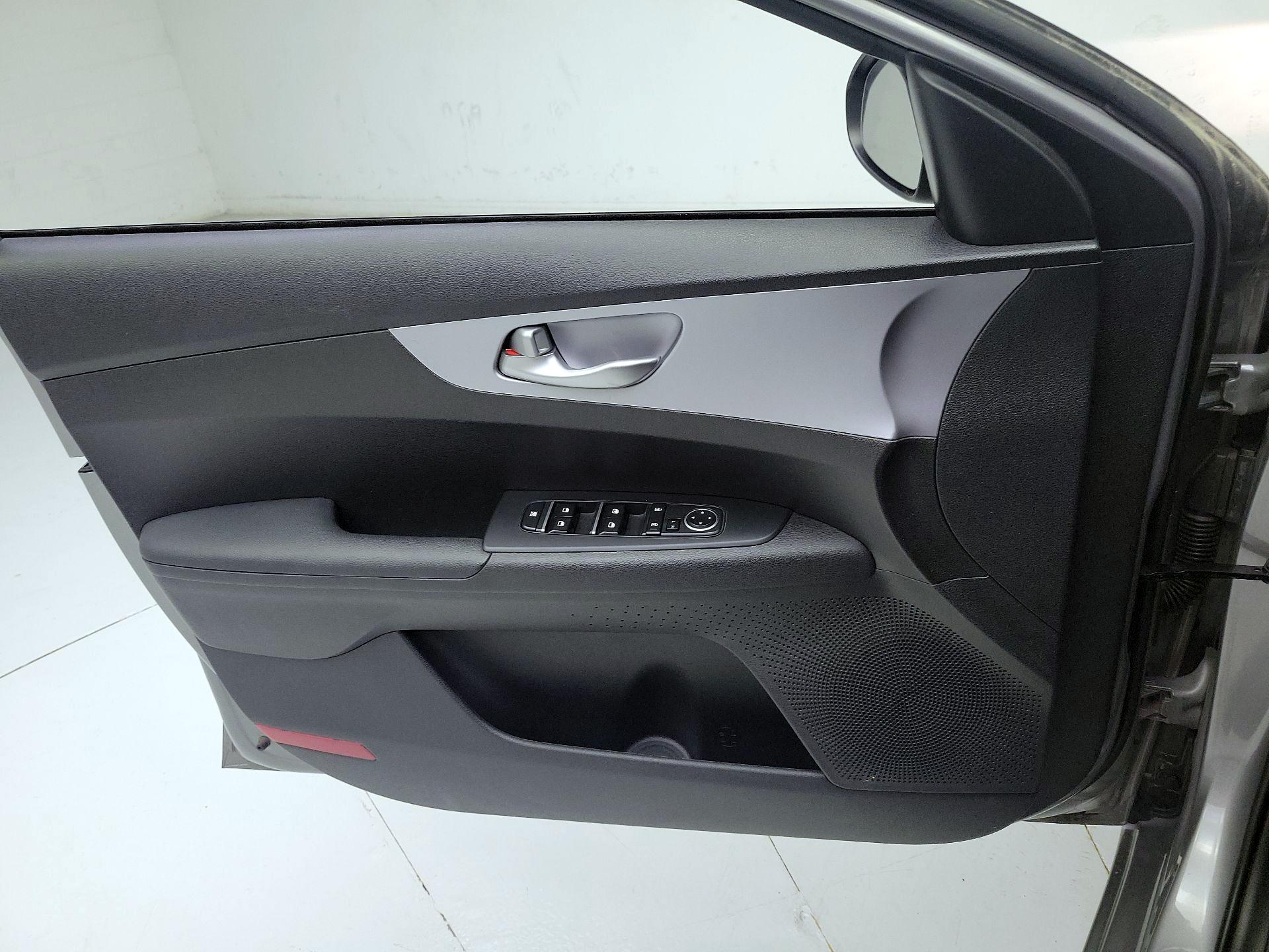 Thumbnail: 2024 Kia Forte - 12