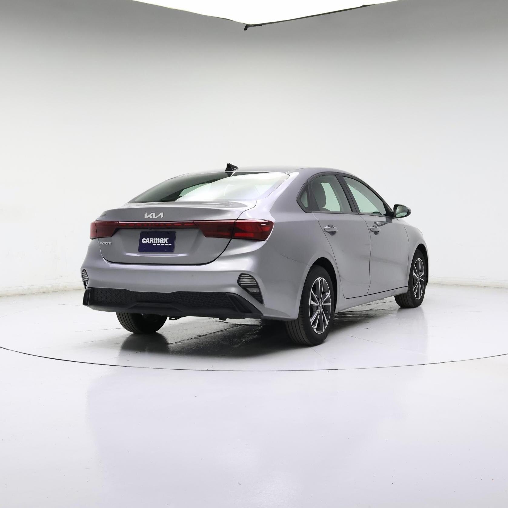 Thumbnail: 2024 Kia Forte - 4