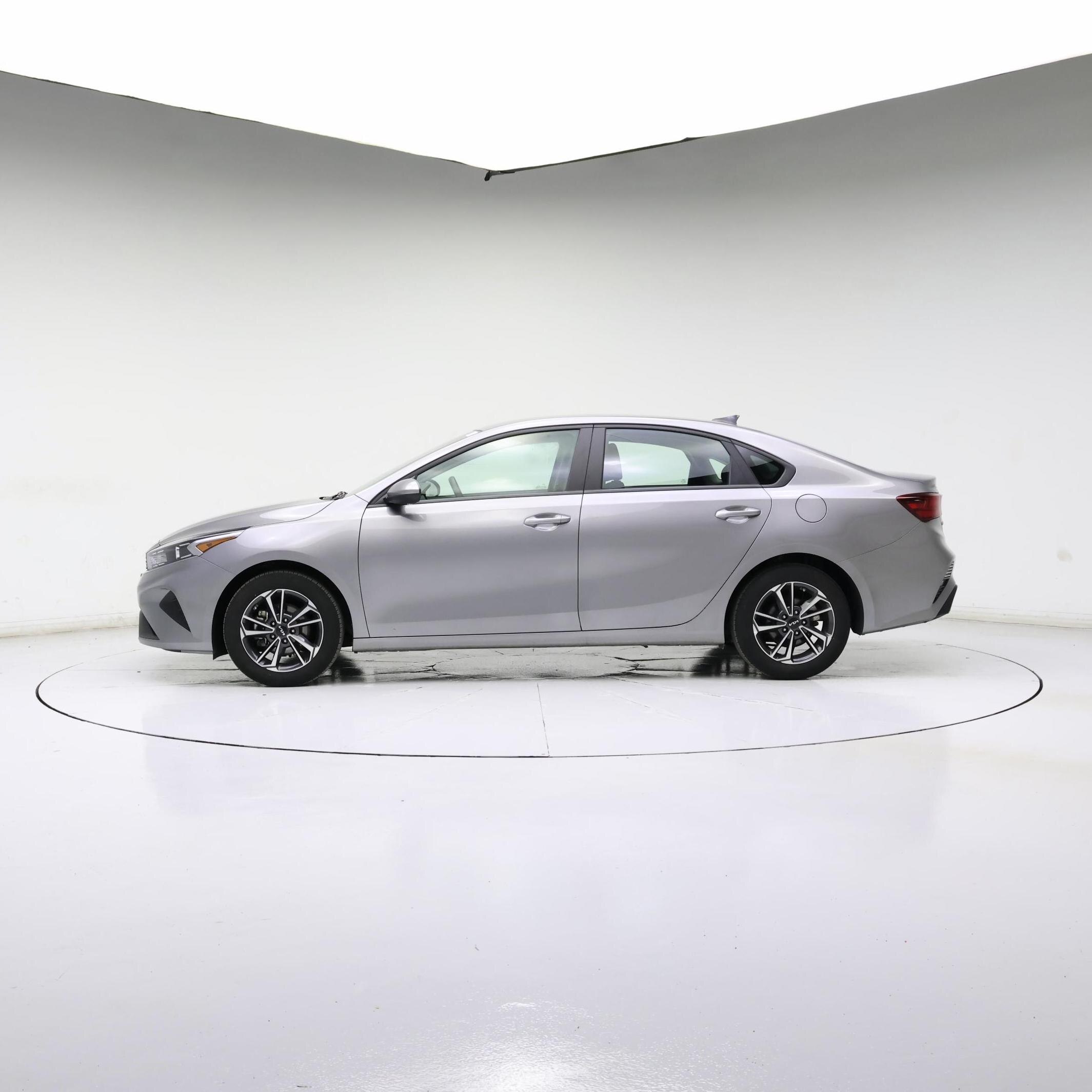 Thumbnail: 2024 Kia Forte - 7