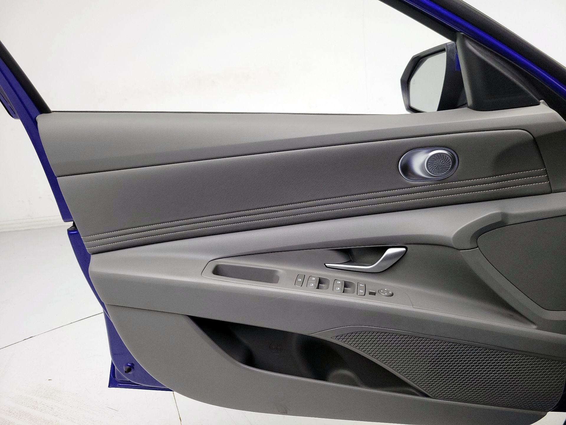 Thumbnail: 2025 Hyundai Elantra - 12