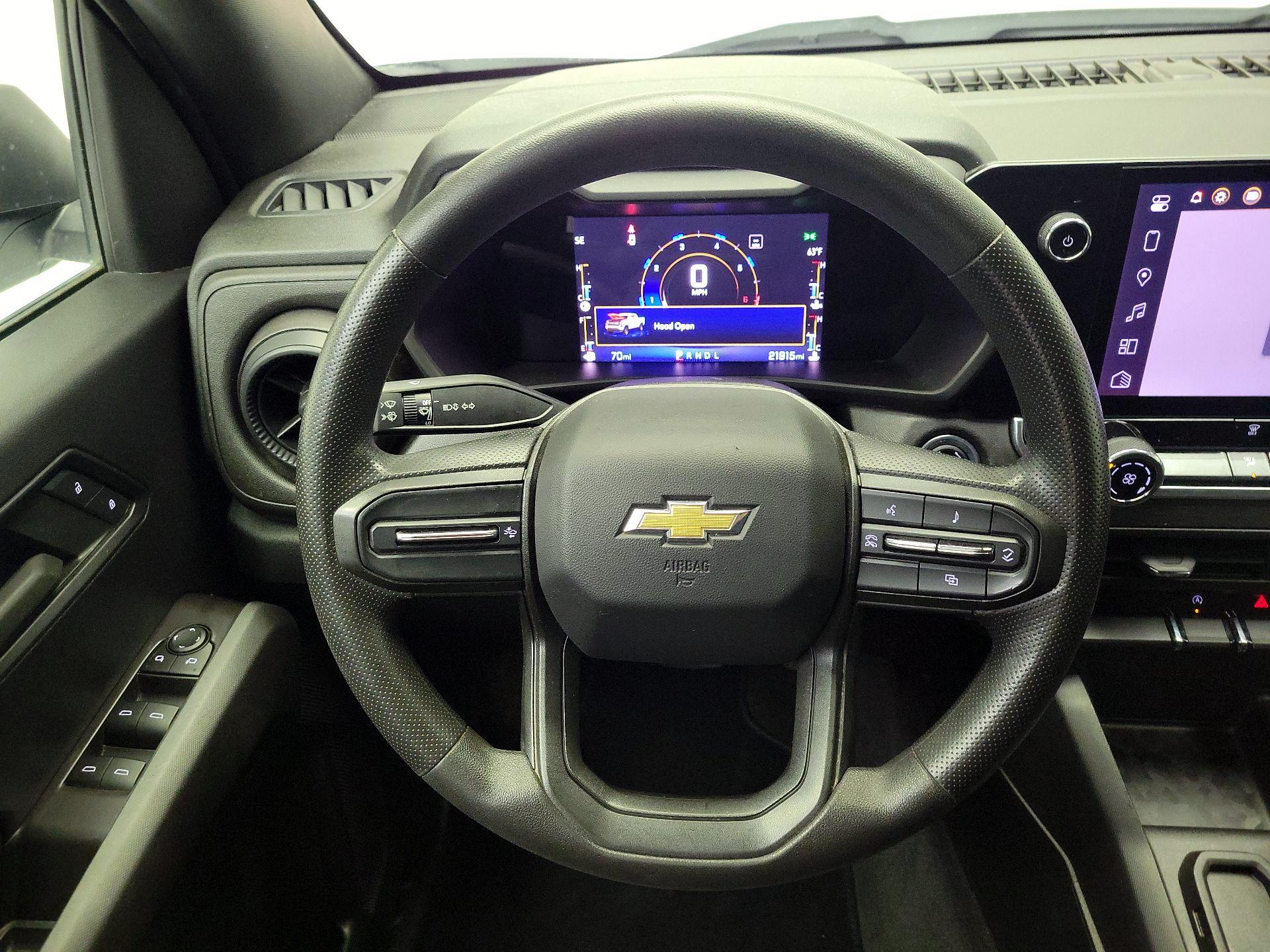 Thumbnail: 2023 Chevrolet Colorado - 10