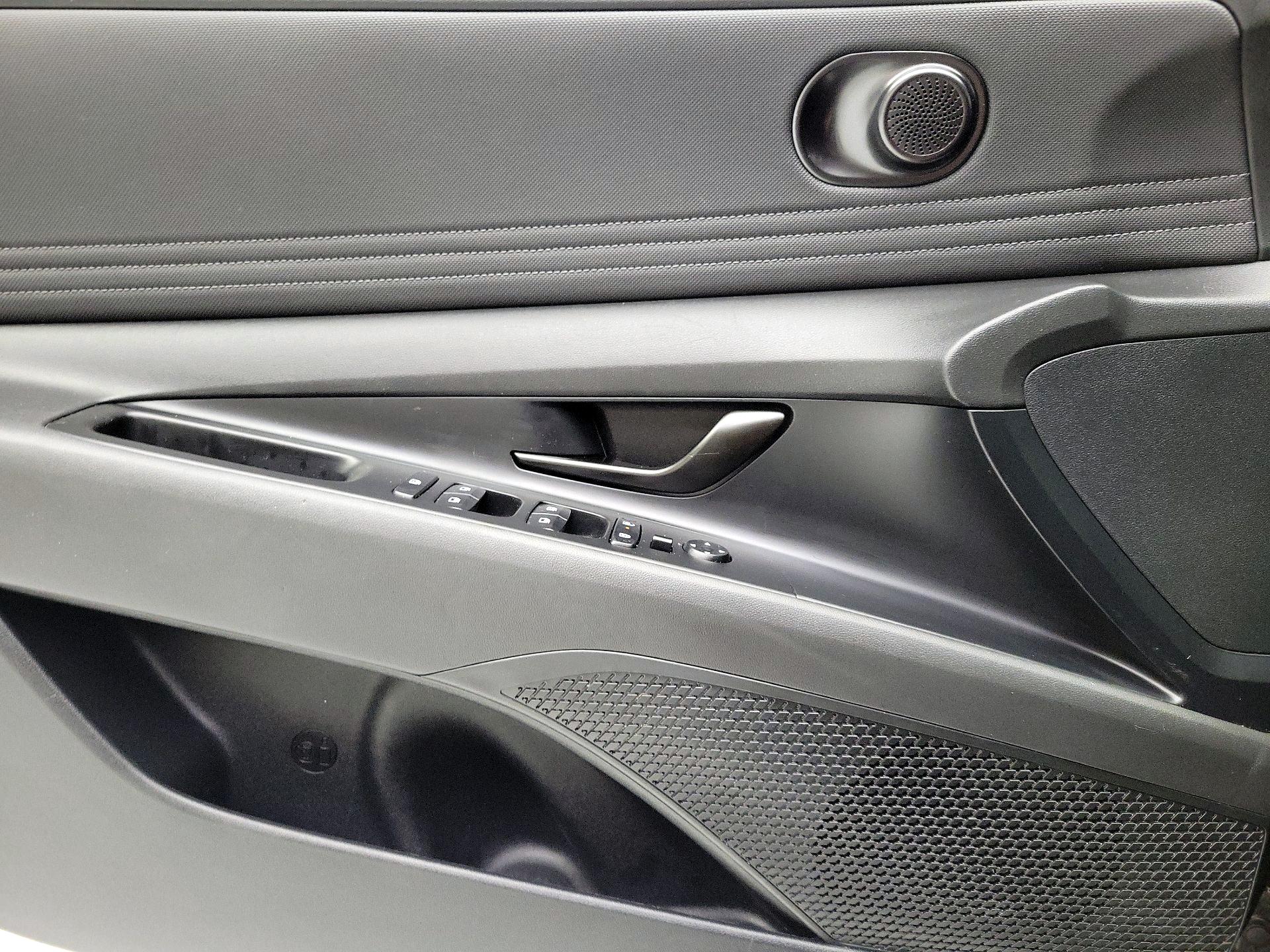 Thumbnail: 2025 Hyundai Elantra - 12