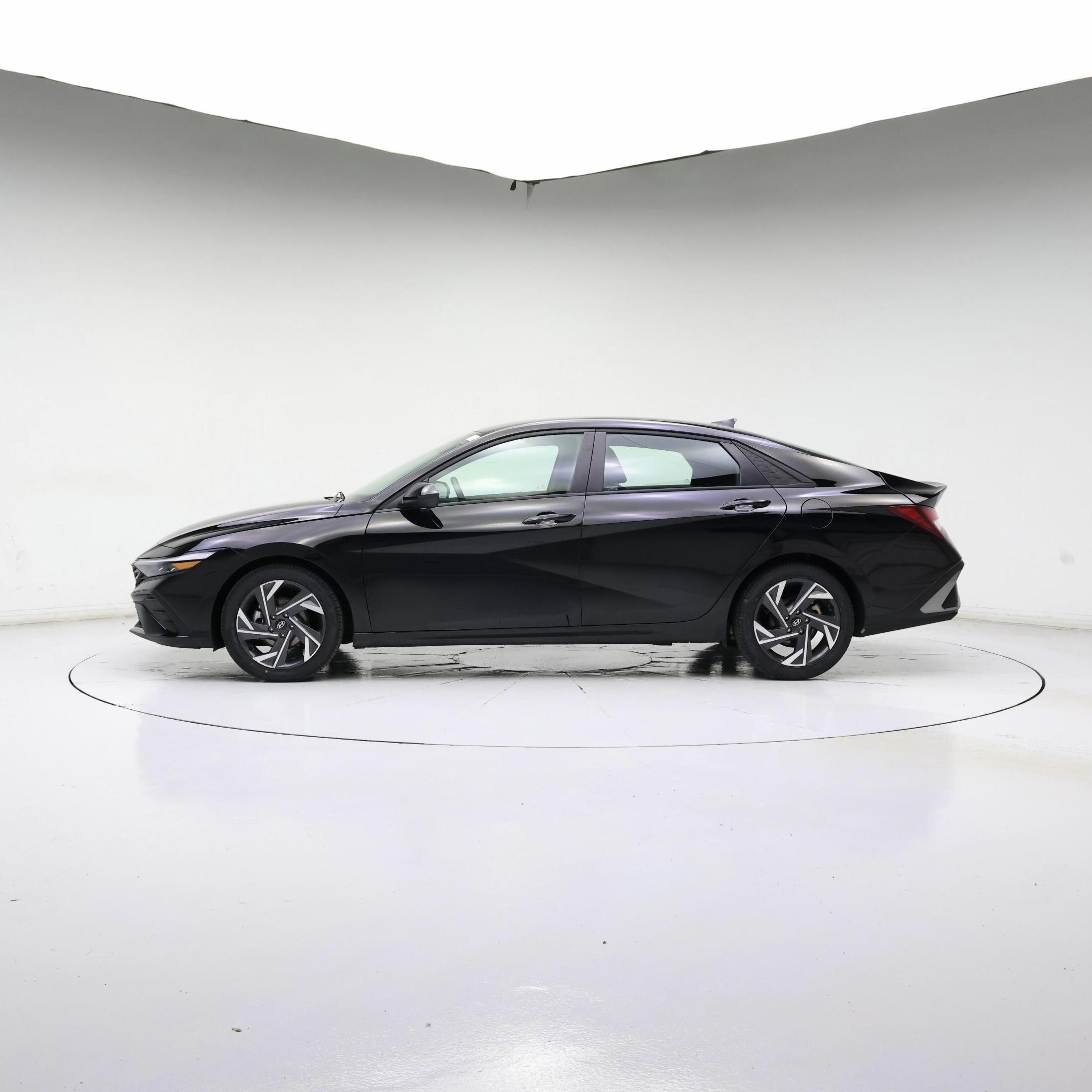 Thumbnail: 2025 Hyundai Elantra - 3