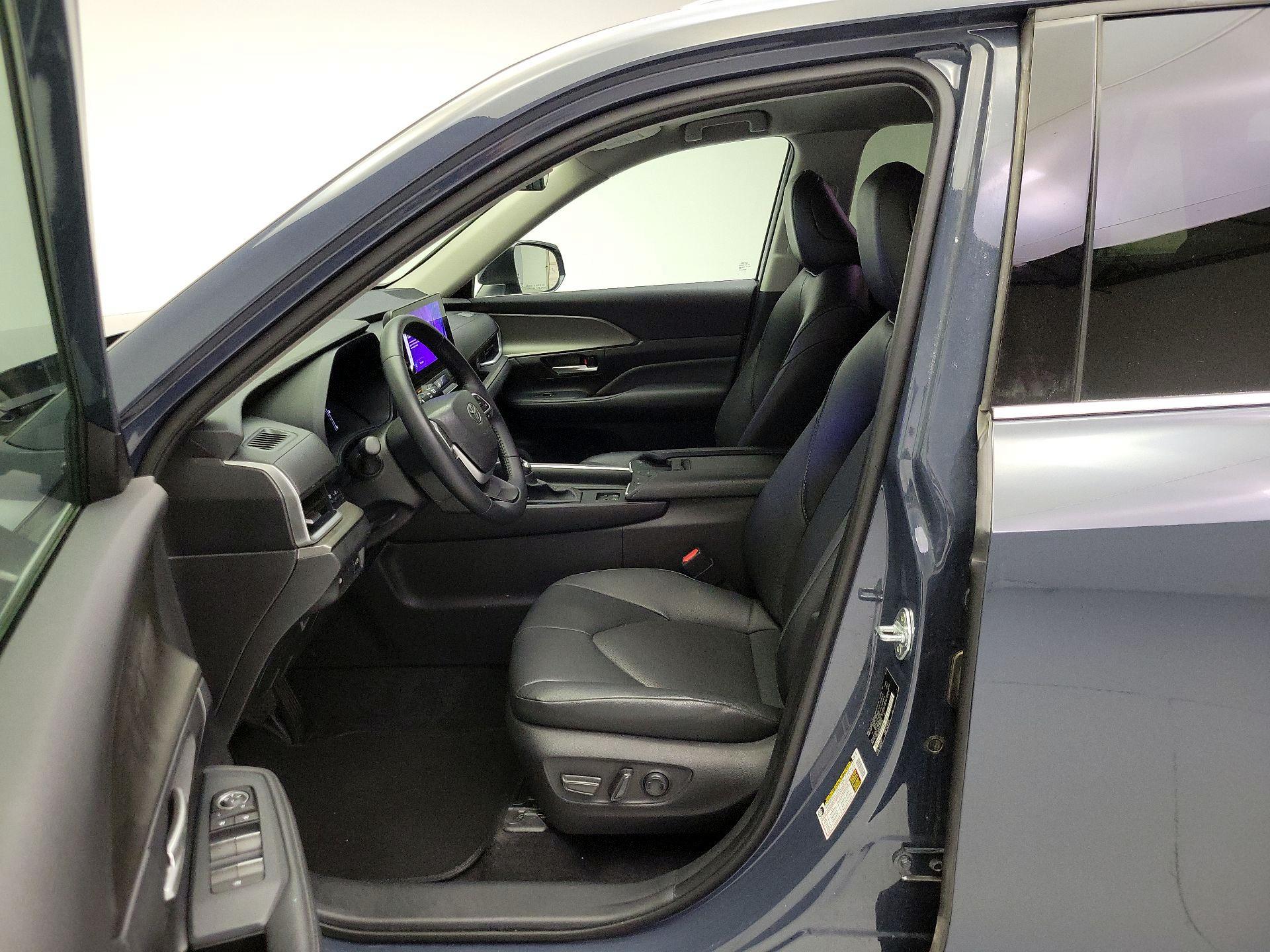 Thumbnail: 2025 Toyota Grand Highlander - 11